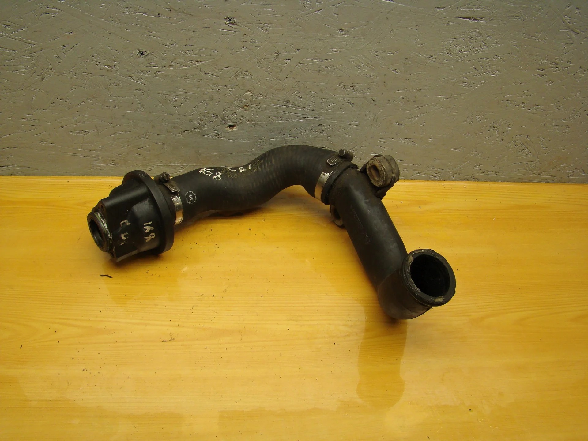 Патрубок интеркулера Mercedes-Benz W168 414 A1685280008 - миниатюра 2