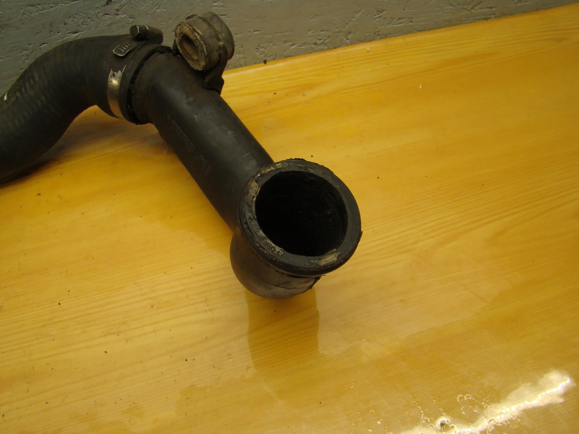 Патрубок интеркулера Mercedes-Benz W168 414 A1685280008 - миниатюра 4