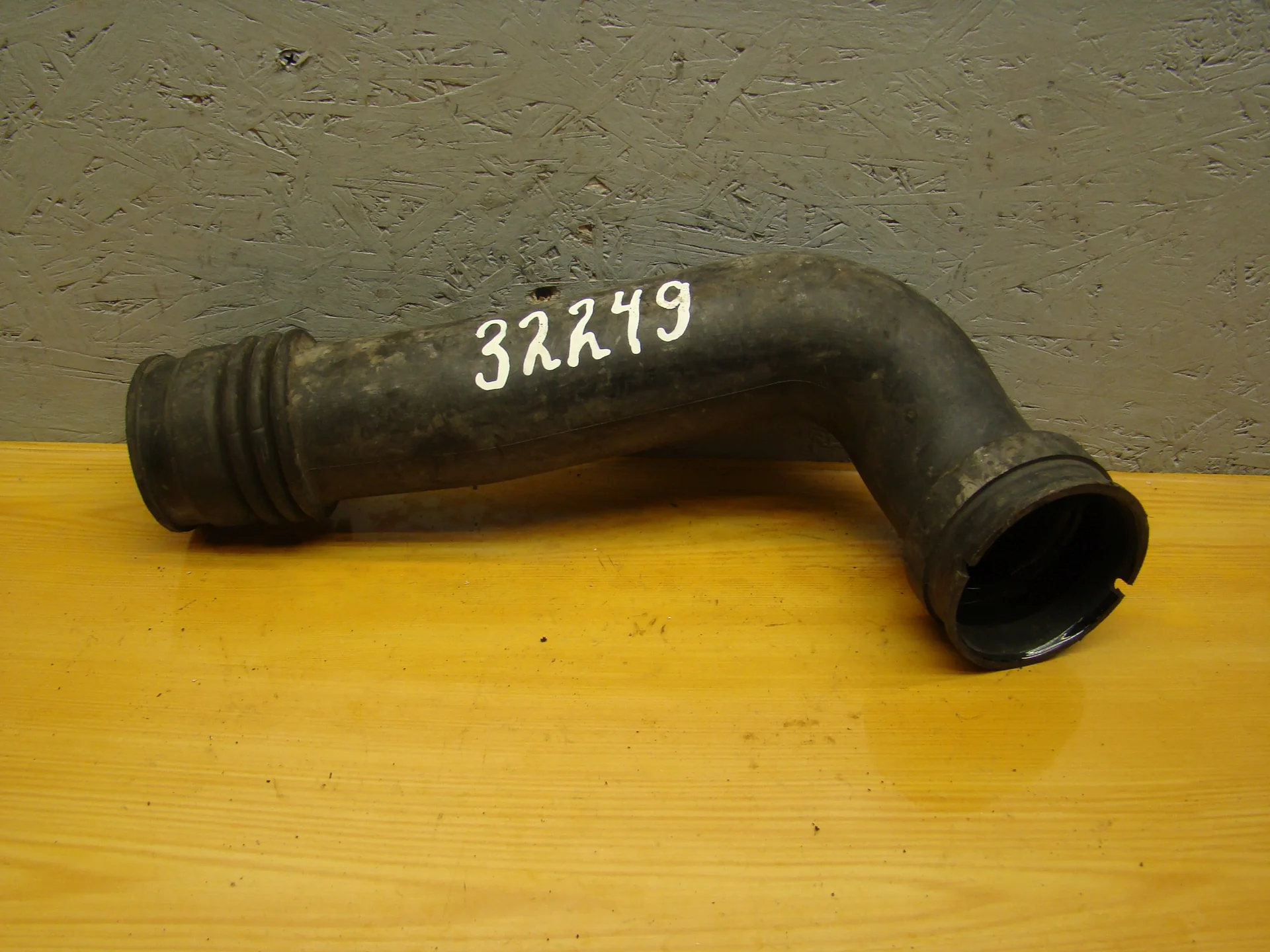 Патрубок впускного коллектора Mercedes-Benz W220 628 A6280980001 - изображение 1