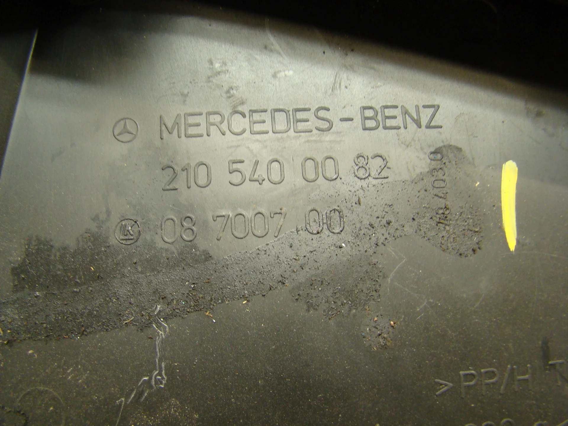 Крышка блока предохранителей Mercedes-Benz W210 112 A2105400082 - миниатюра 3