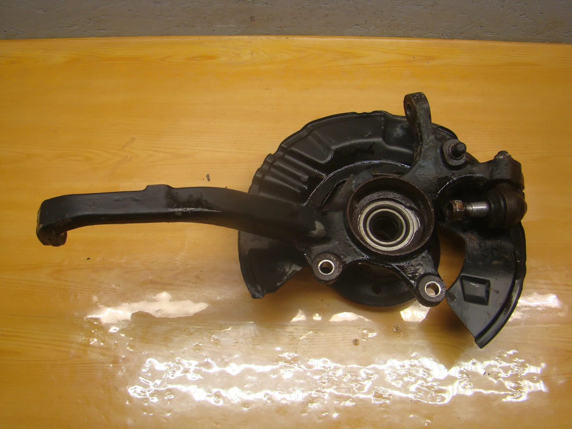 Кулак передний правый Mercedes-Benz W210 112 A2103302620 - миниатюра 3
