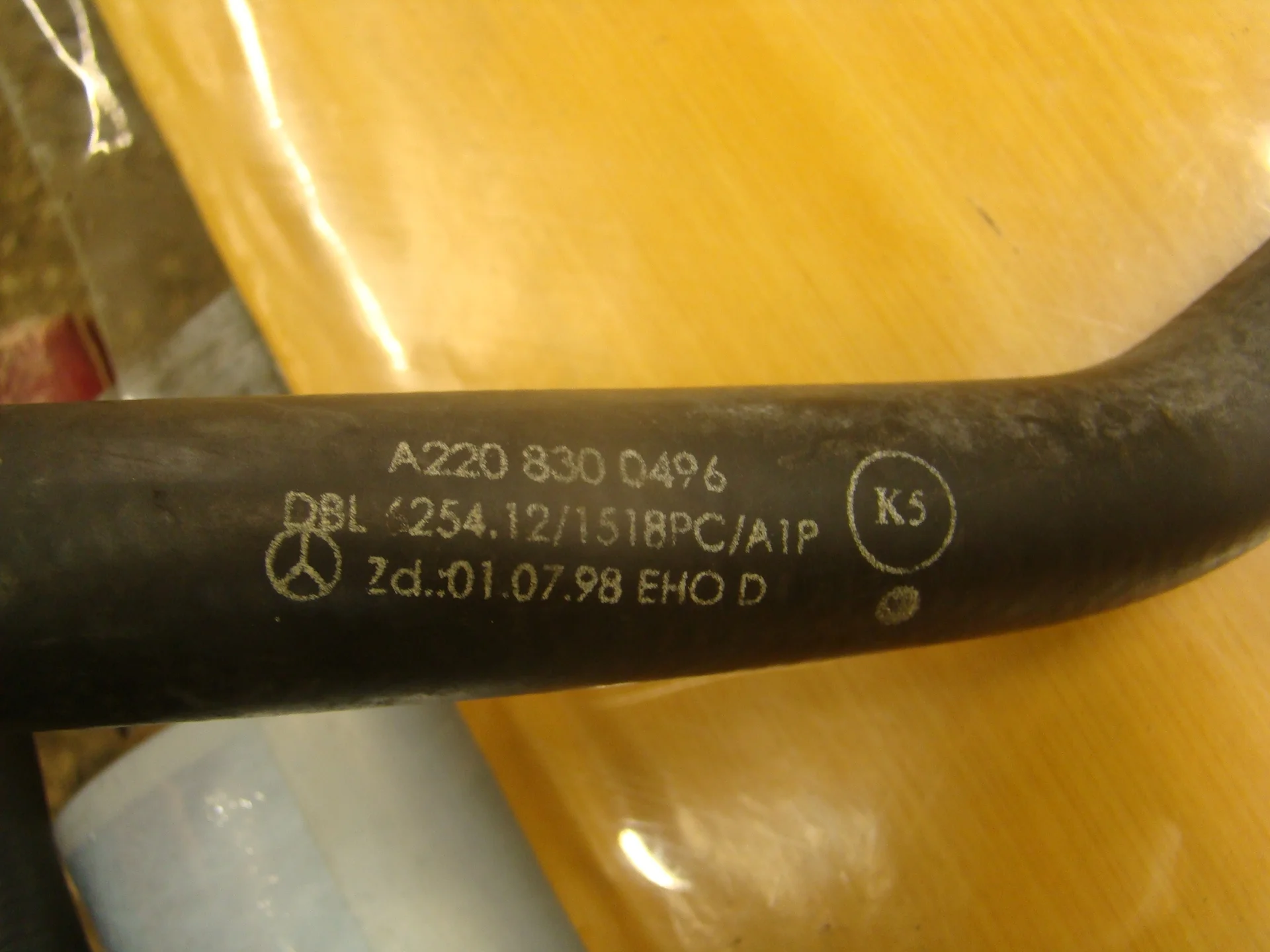 Патрубок отопителя Mercedes-Benz W220 A2208300496 - миниатюра 4