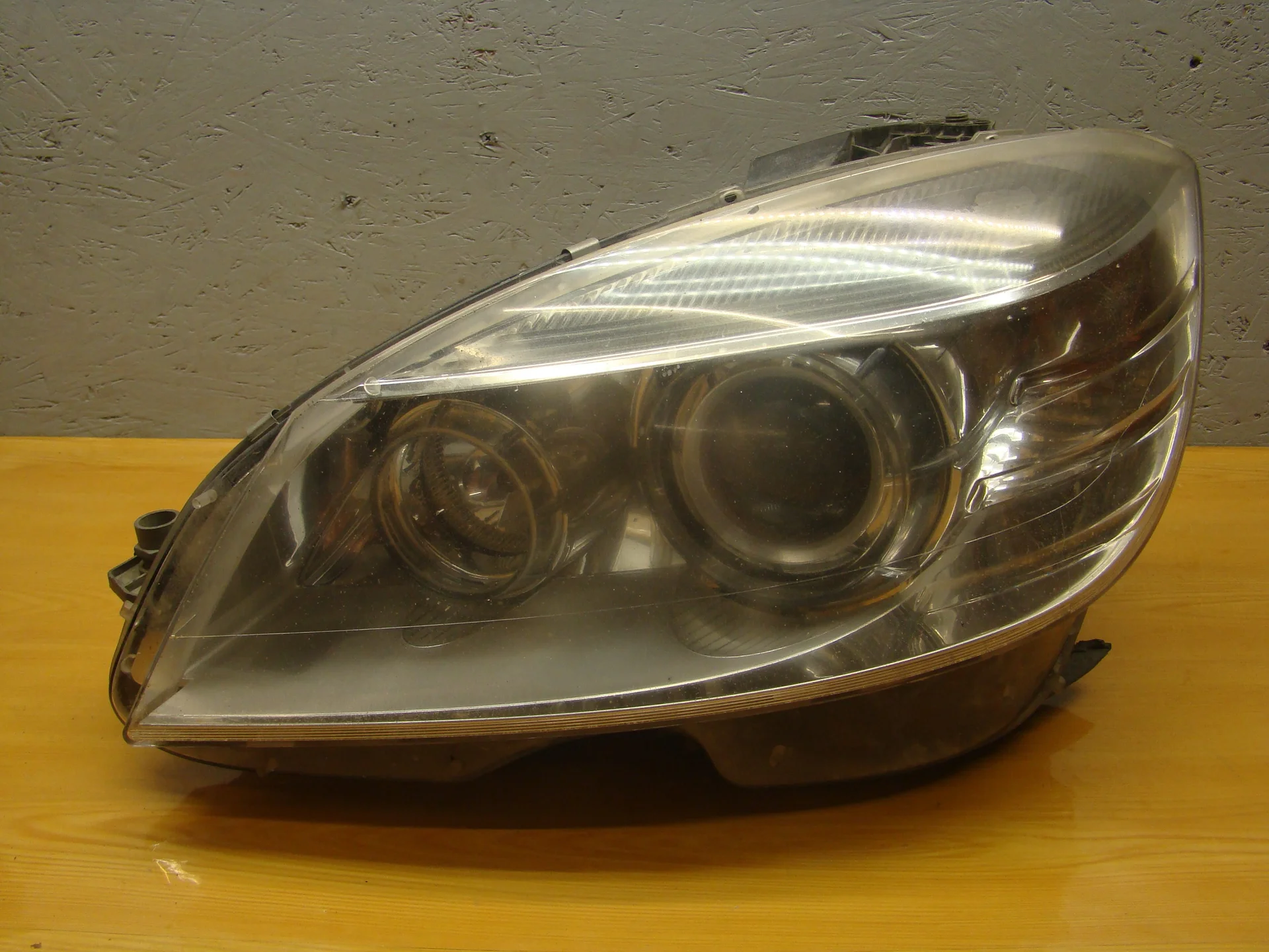 Блок фара левая Mercedes-Benz W204 271 - изображение 1