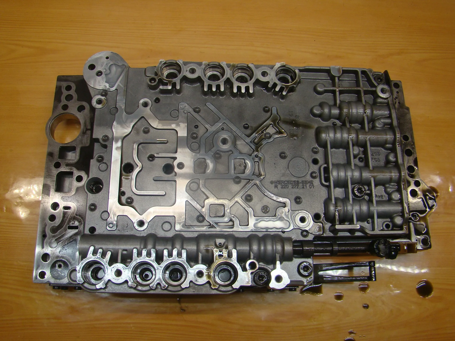 Гидроблок Mercedes-Benz W204 651 A2122700006 - миниатюра 2