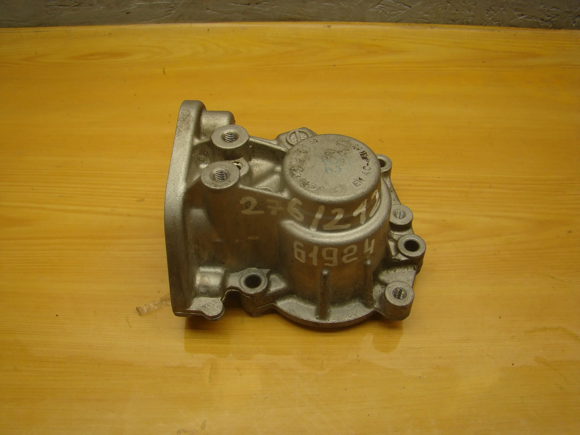 Фланец ТНВД Mercedes-Benz W212 271 A2760700430 - изображение 1