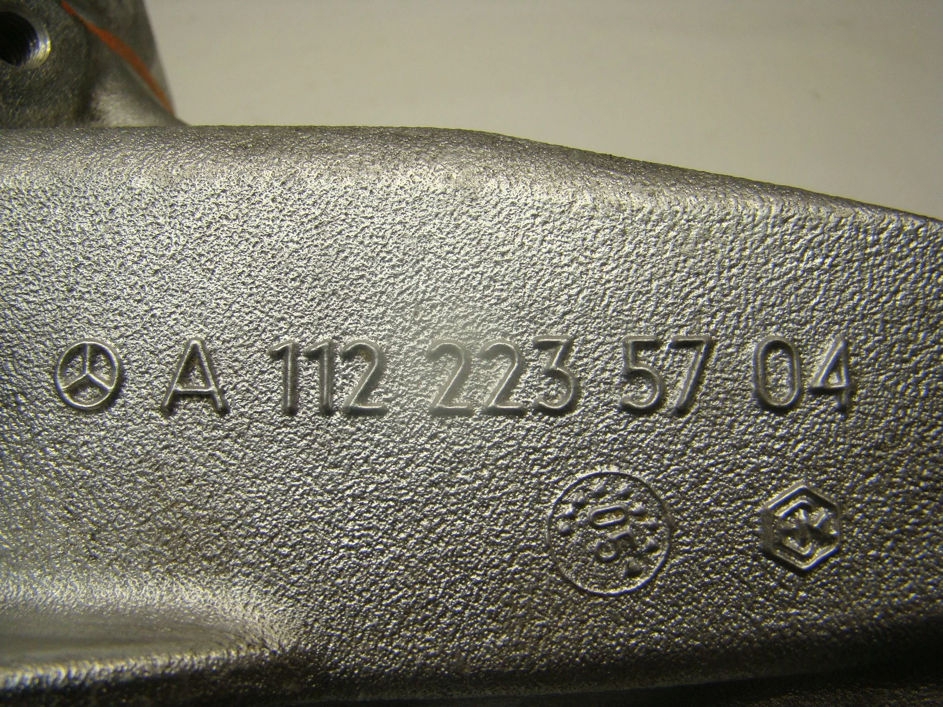 Кронштейн двигателя левый Mercedes-Benz W639 112 A1122235704 - миниатюра 4
