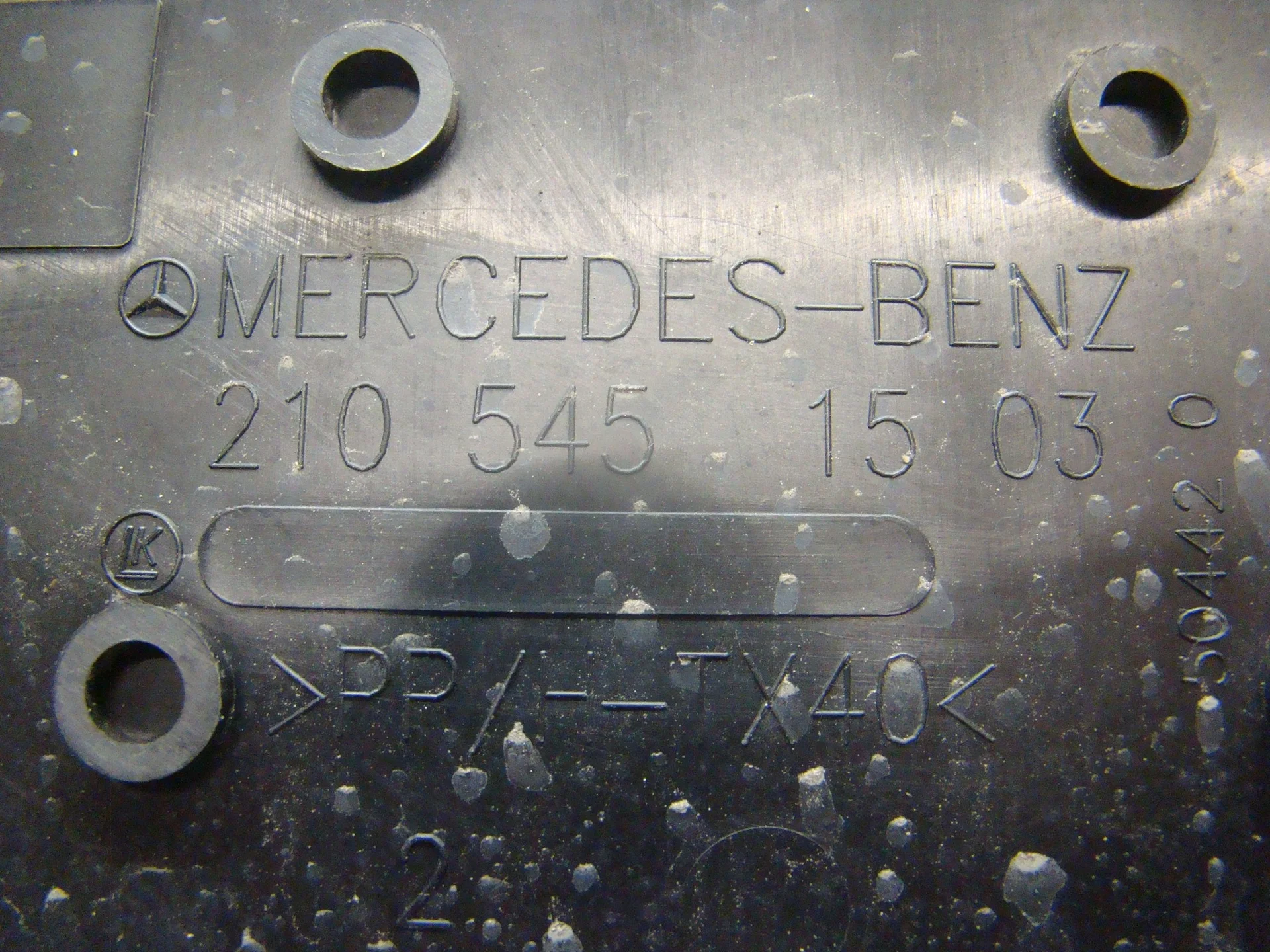 Крышка блока предохранителей Mercedes-Benz W210 112 A2105400682 - миниатюра 4
