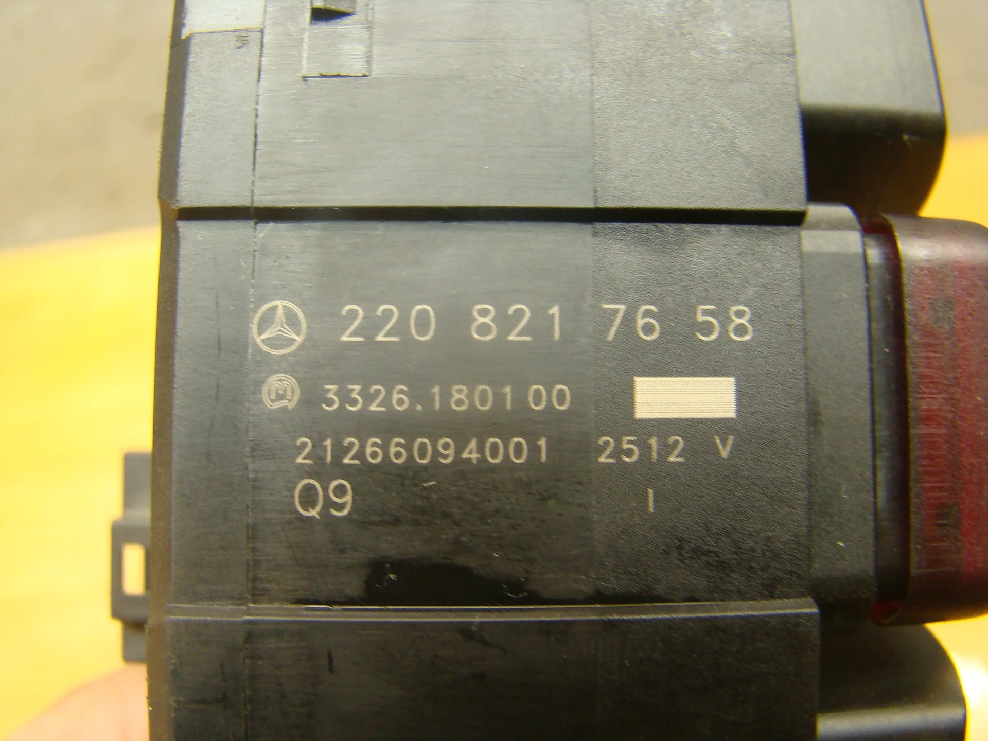 Блок кнопок Mercedes-Benz W220 A2208217658 - миниатюра 4