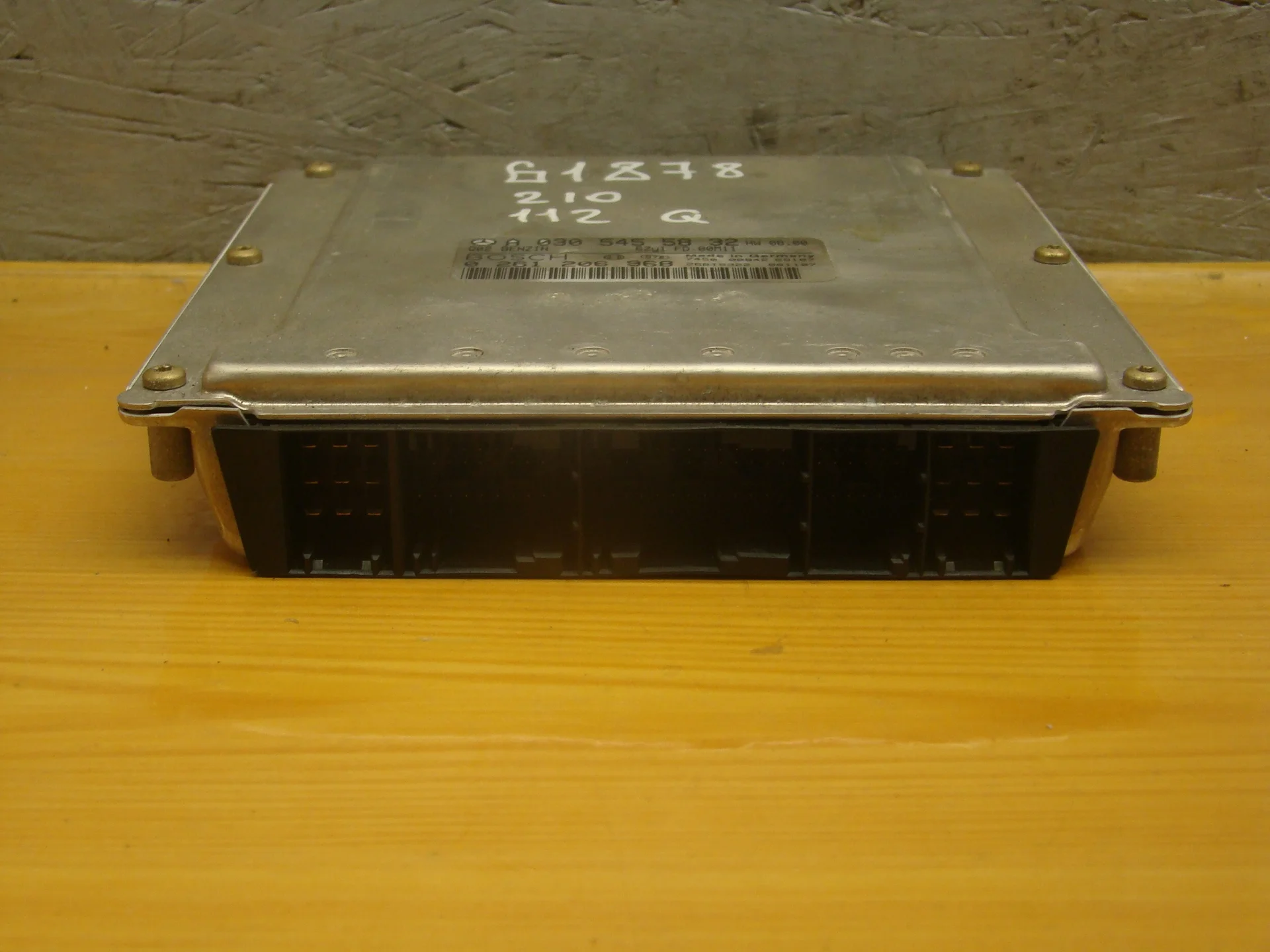 Блок управления двигателем Mercedes-Benz W210 112 A0305455832 - изображение 1