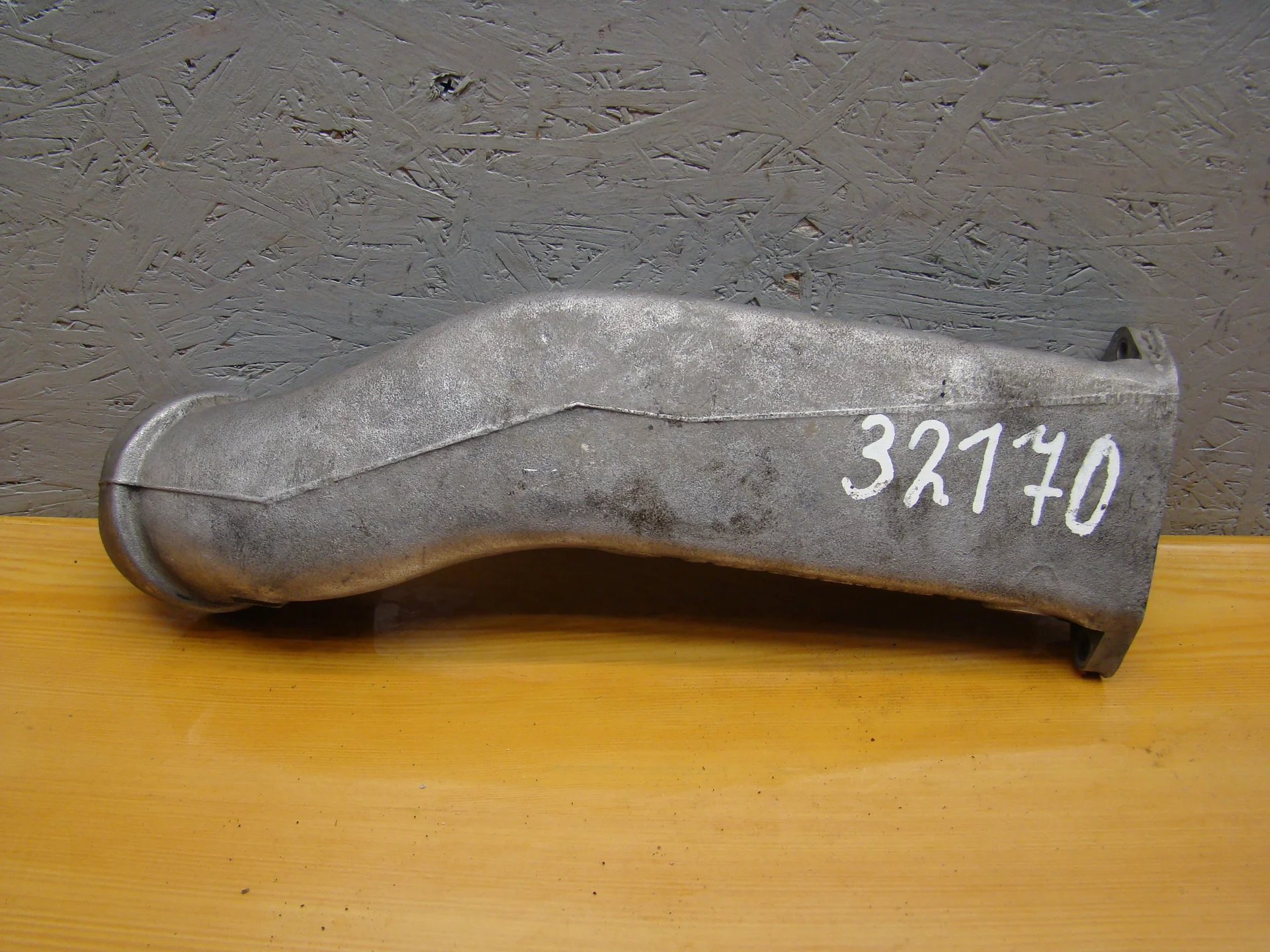 Патрубок воздушный Mercedes-Benz W463 603 A6030981707 - изображение 1