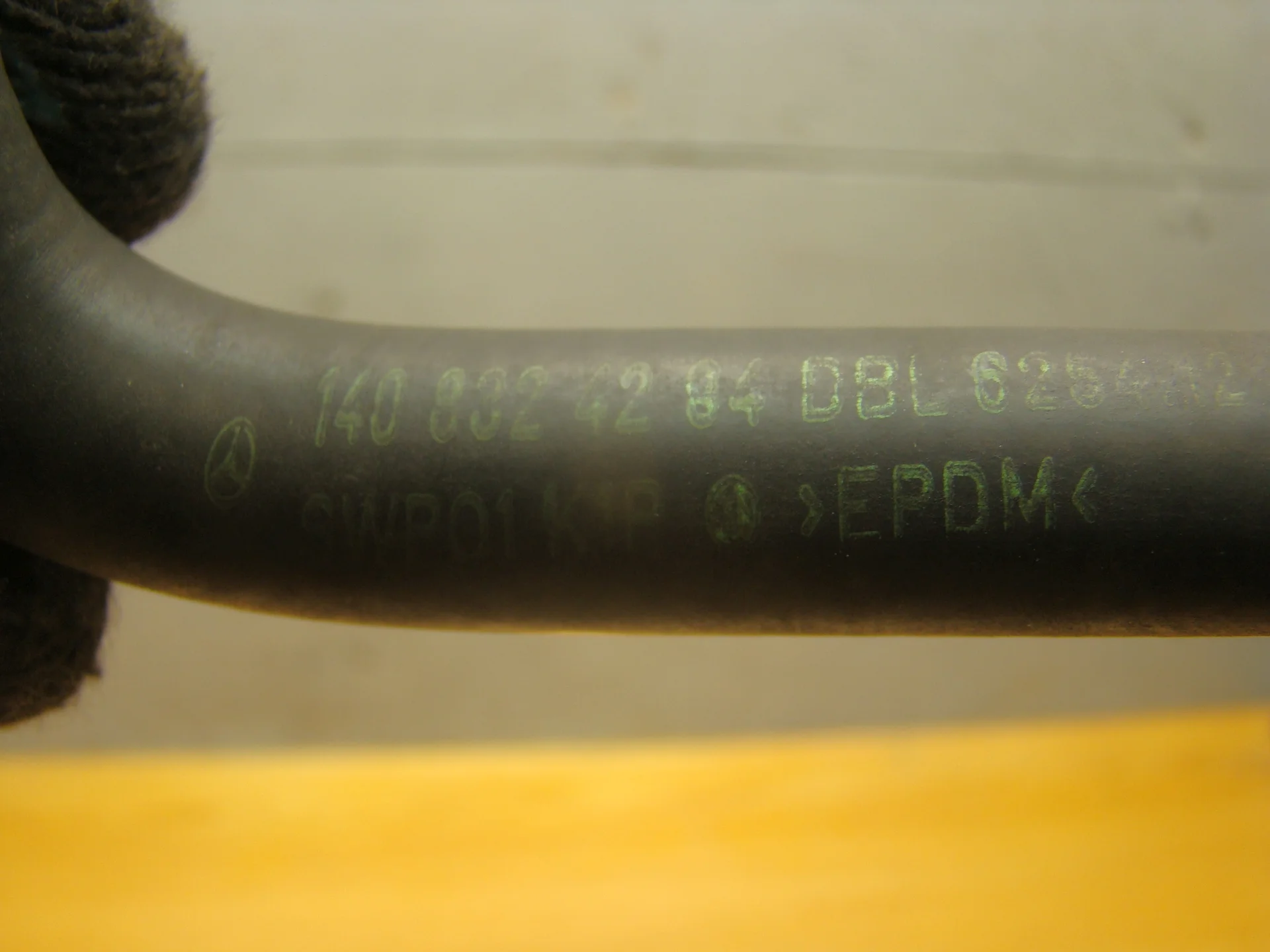 Патрубок отопителя Mercedes-Benz W140  A1408324294 - миниатюра 2