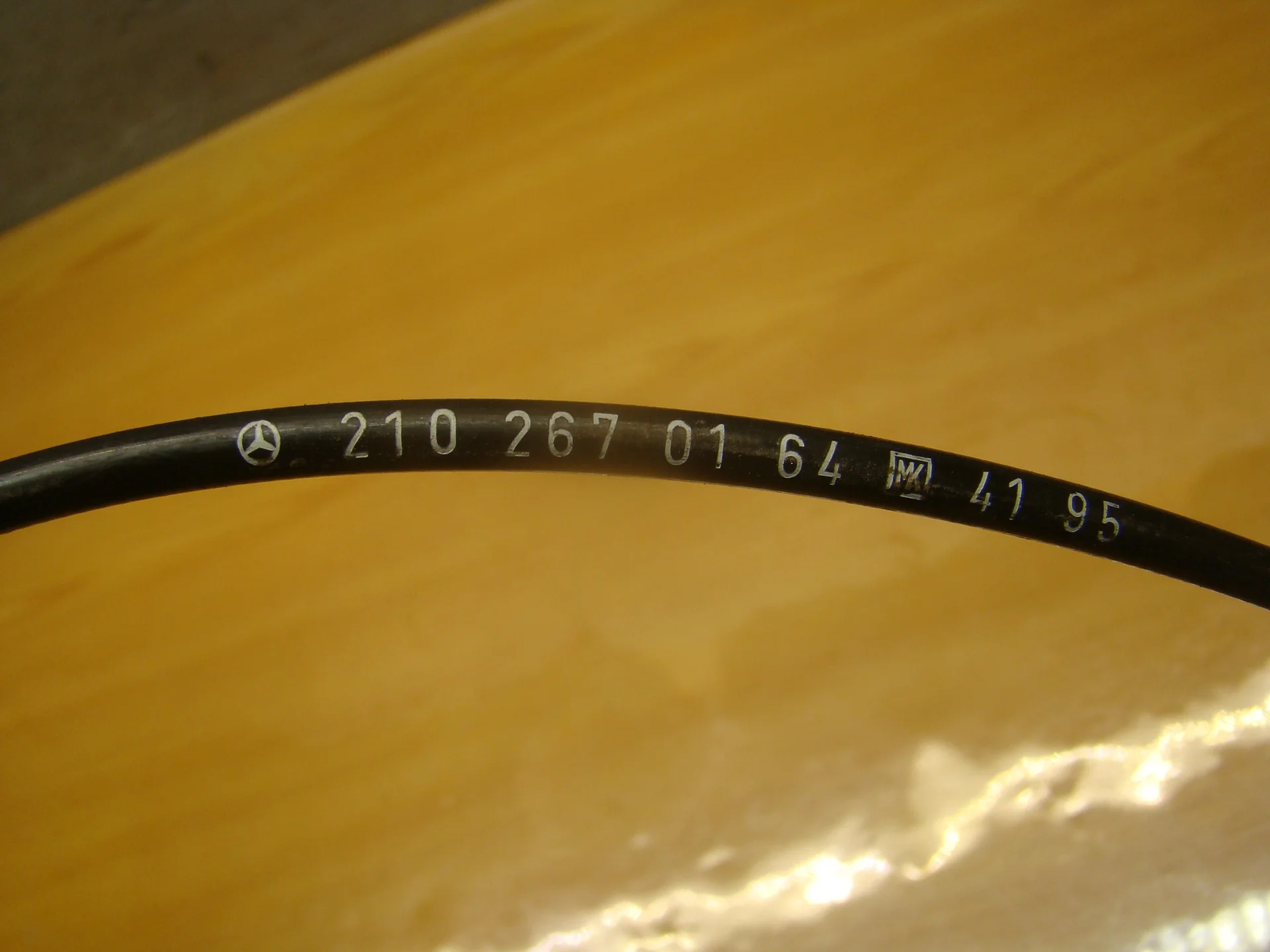 Трос АКПП Mercedes-Benz W210 A2102670164 - миниатюра 4