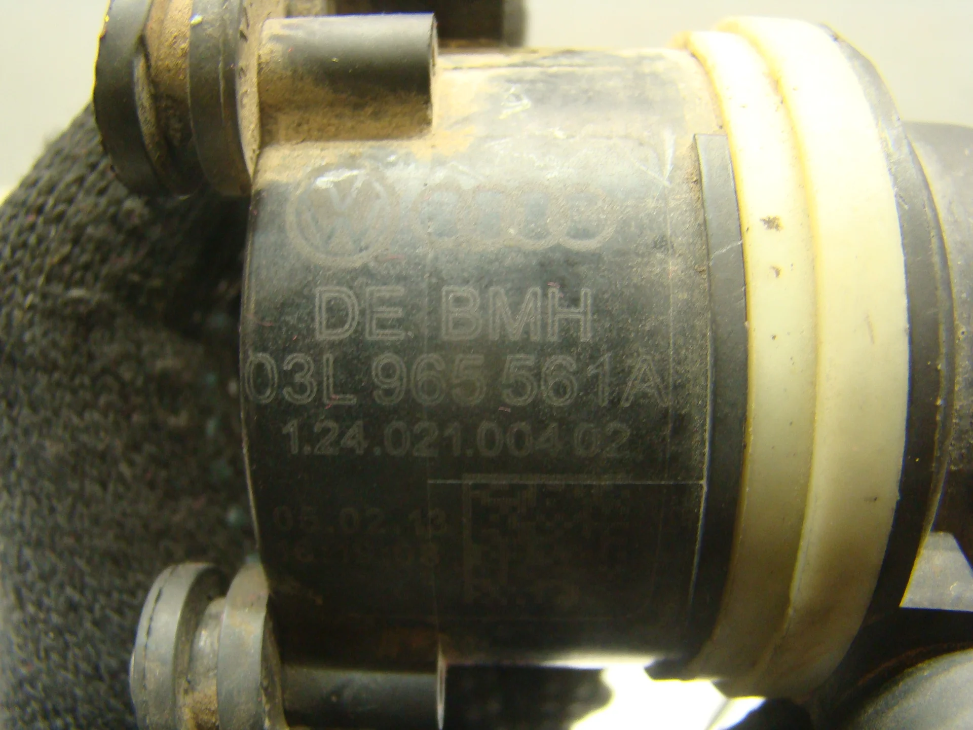 Помпа дополнительной прокачки антифриза Volkswagen Amarok I 2H CNE 03L965561A - миниатюра 3