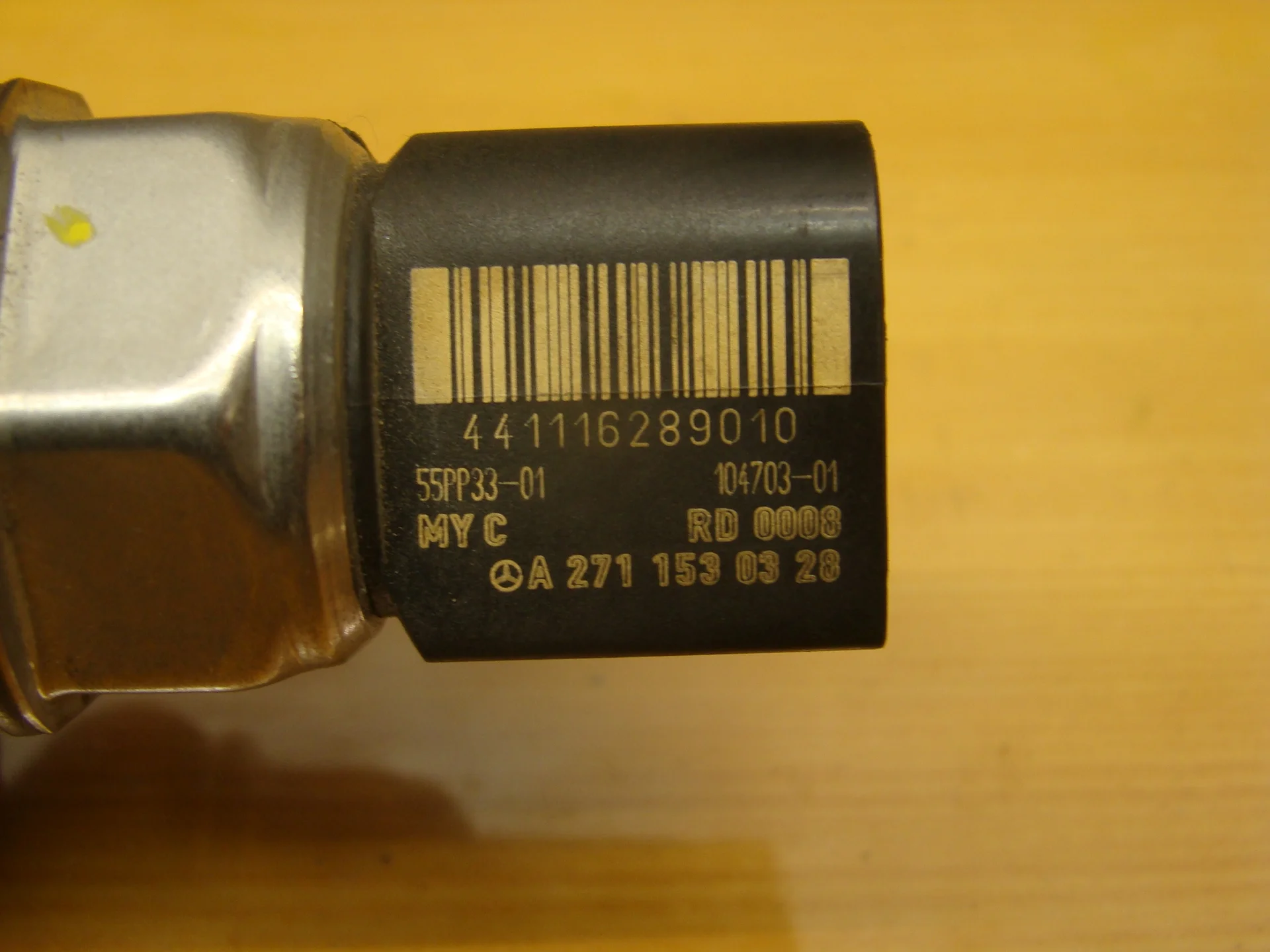 Датчик давления топлива Mercedes-Benz W212 271 A2711530328 - миниатюра 2