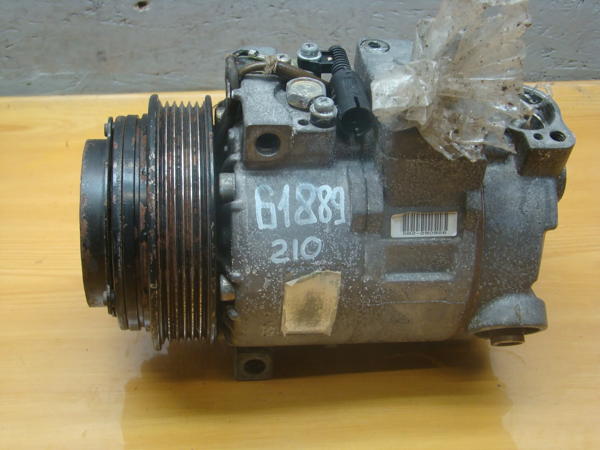 Компрессор кондиционера Mercedes-Benz W210  A0002340911 - миниатюра 2