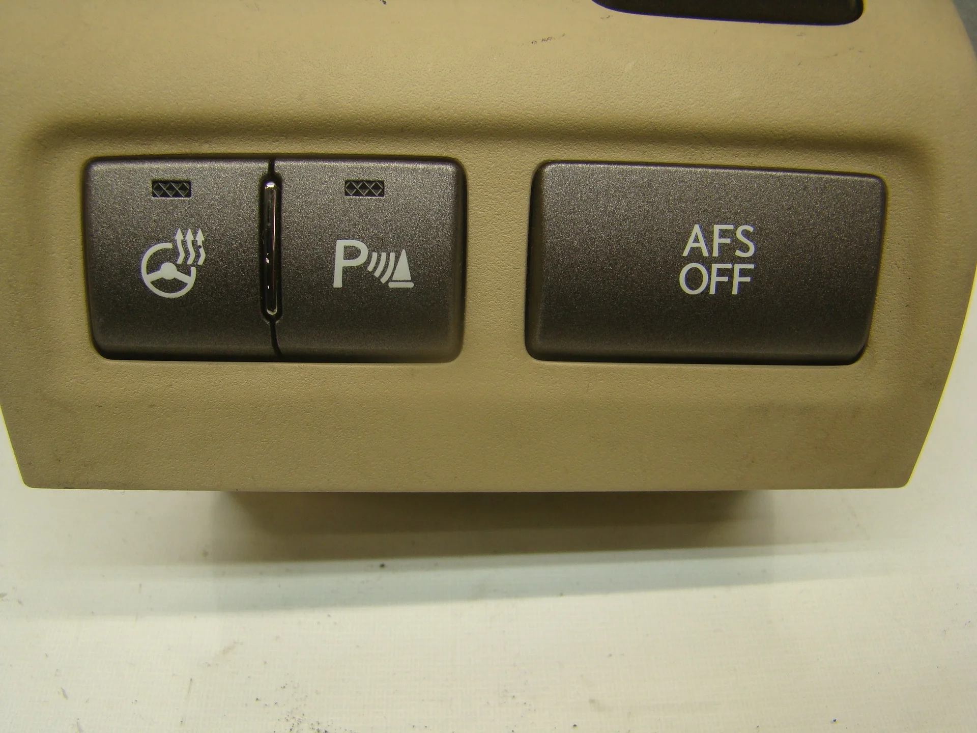 Блок кнопок Lexus LS IV USF40 8487050450 - миниатюра 3