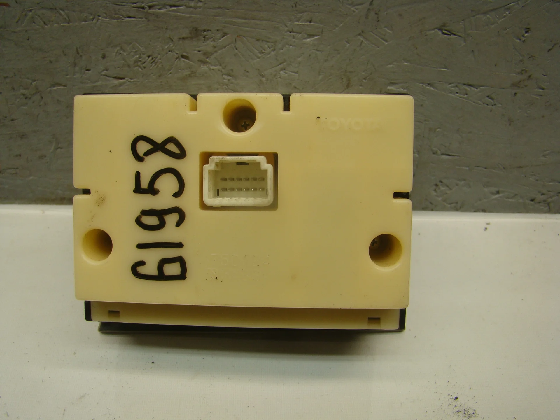 Блок кнопок Lexus LS IV USF40 8487050450 - миниатюра 5