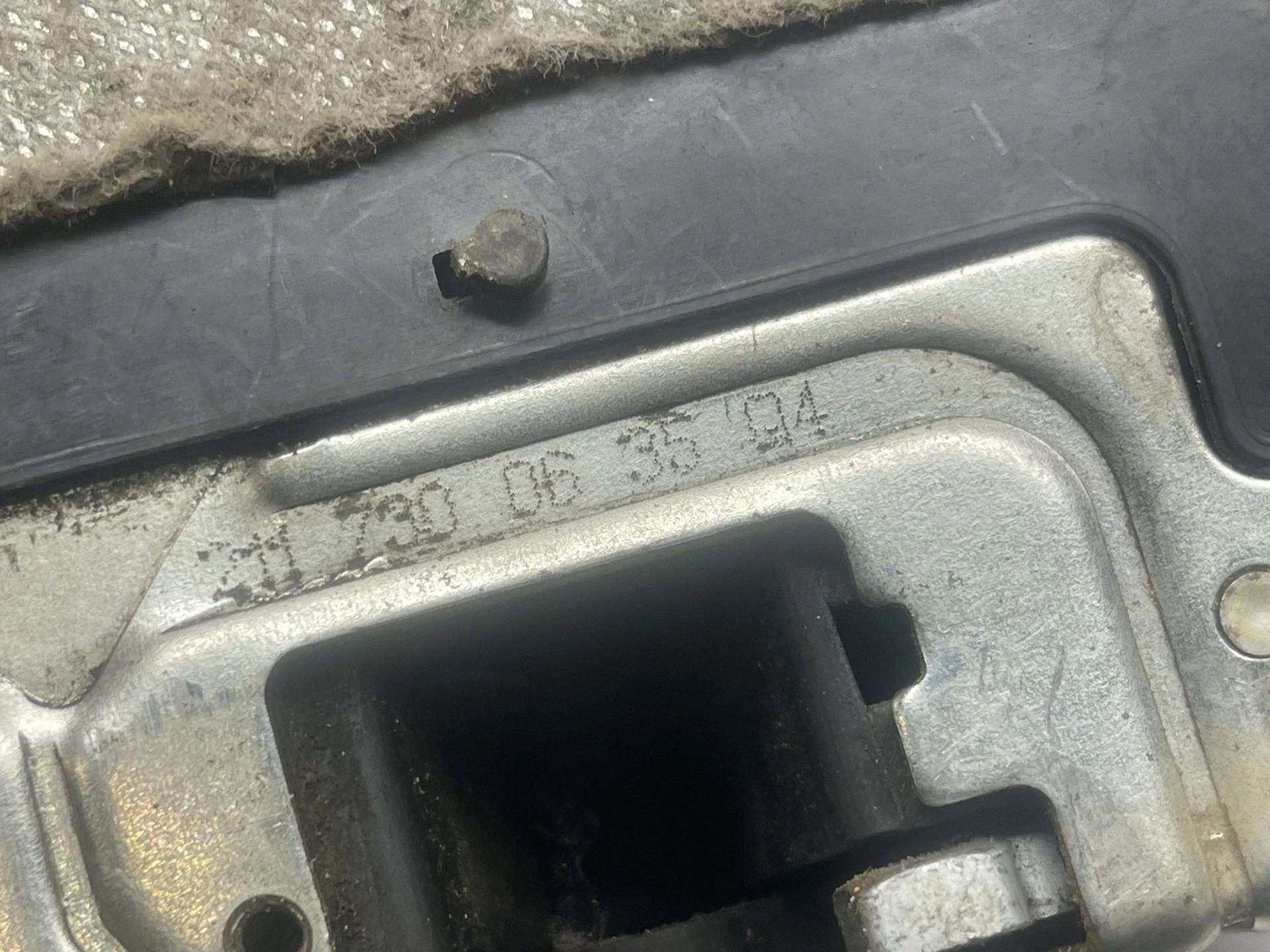 Замок двери задней правой Mercedes-Benz W211 A2117300635 - миниатюра 2