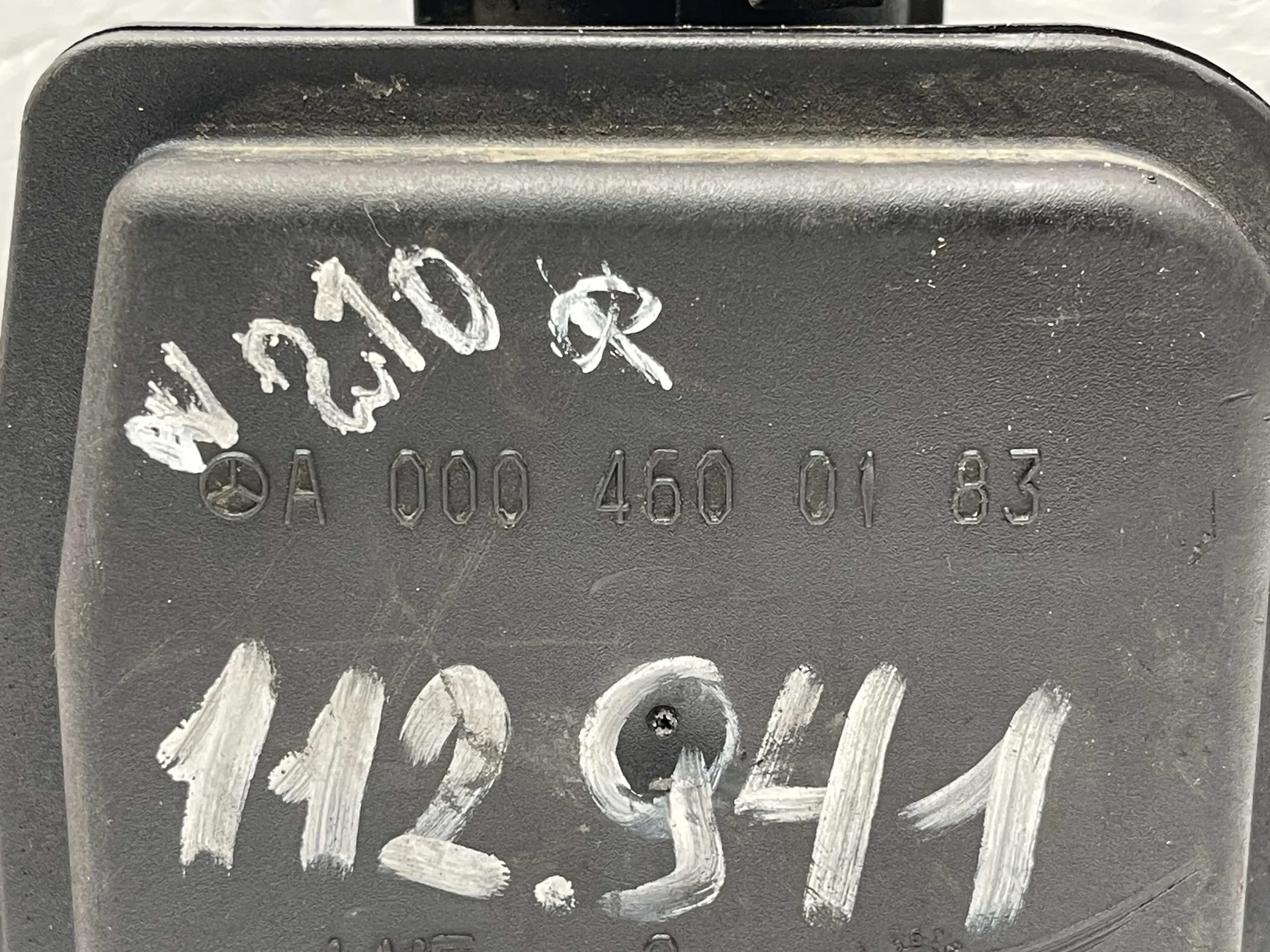 Бачок насоса гидроусилителя руля Mercedes-Benz W210 112 A0004600183 - миниатюра 3