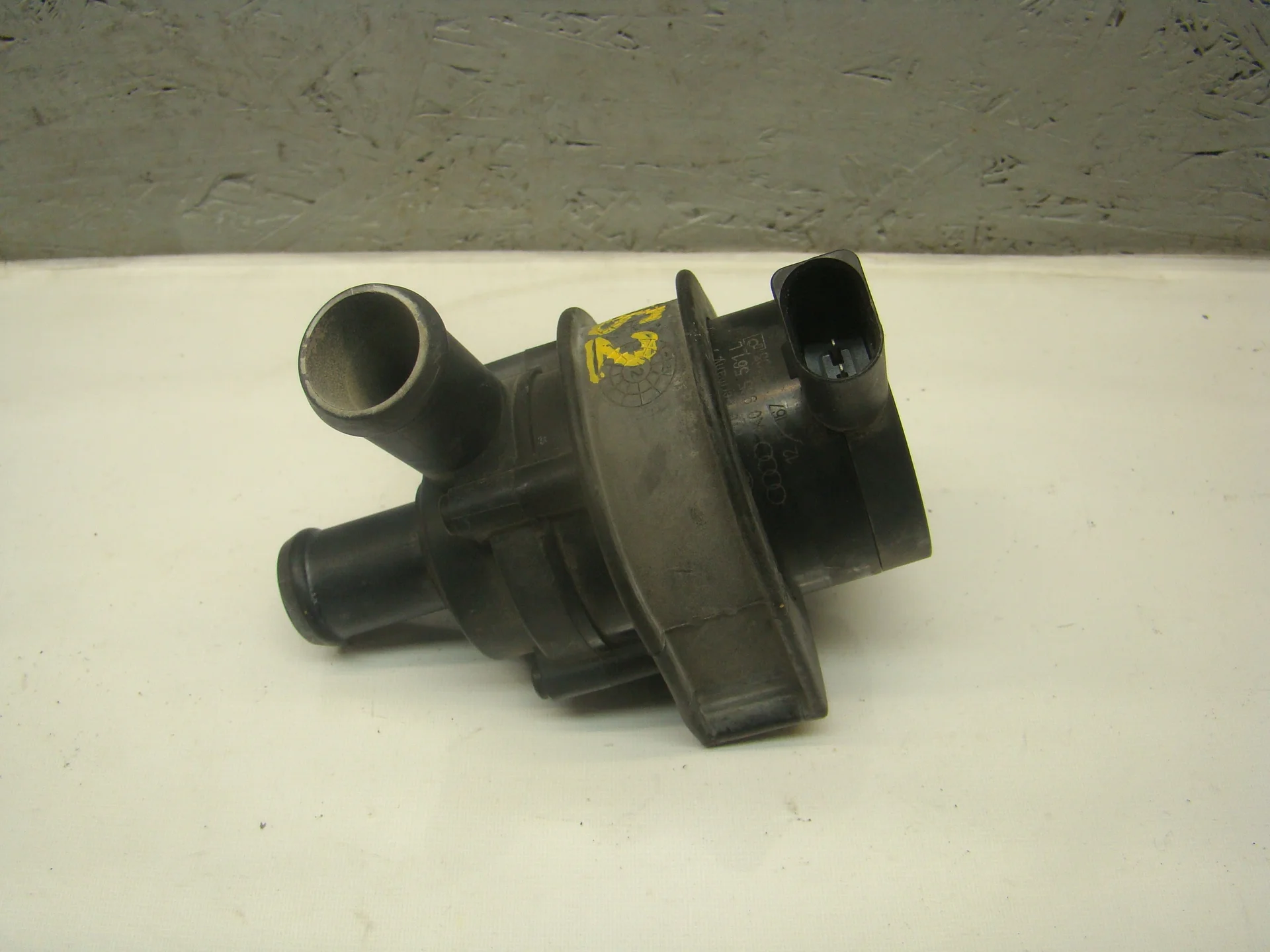 Помпа дополнительной прокачки антифриза Volkswagen Golf V 5K (Mk5) CBZ 1K0965561L - миниатюра 2