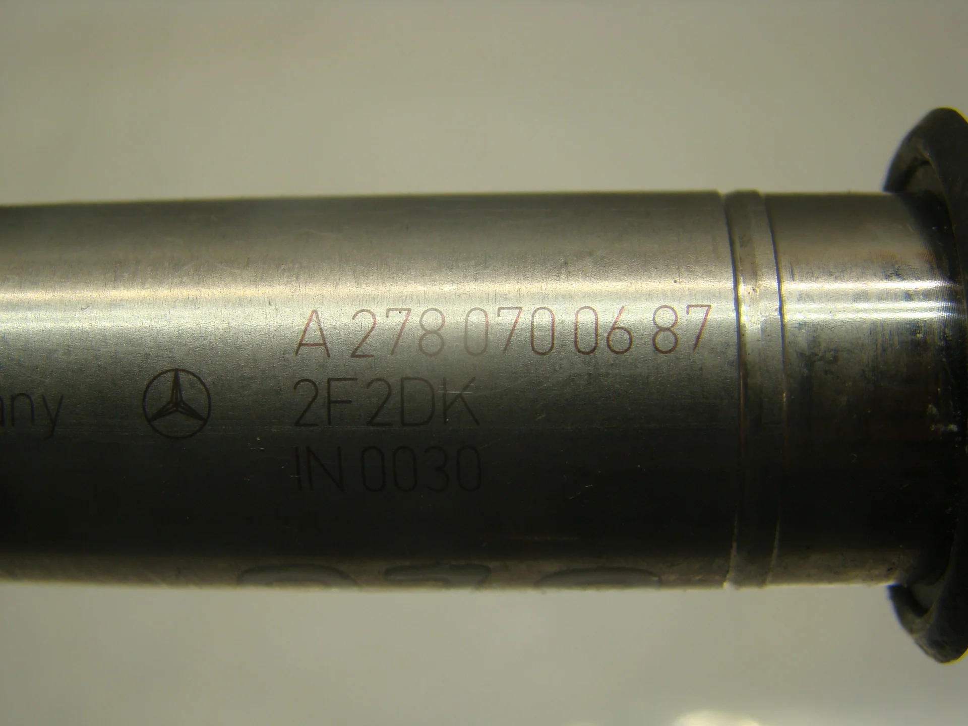 Топливная форсунка Mercedes-Benz W221 278 A2780700687 - миниатюра 2