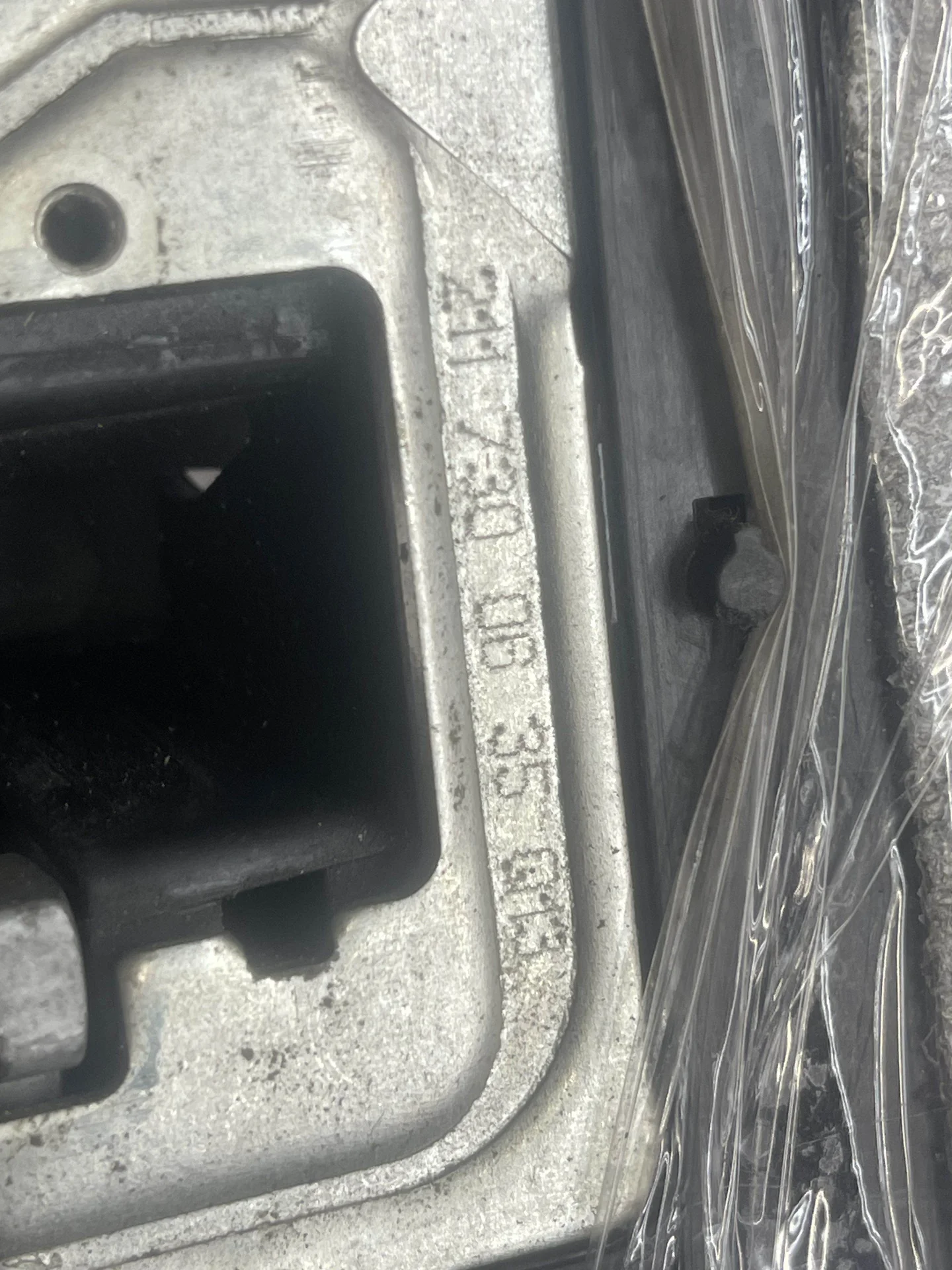 Замок двери задней правой Mercedes-Benz W211  A2117300635 - миниатюра 2