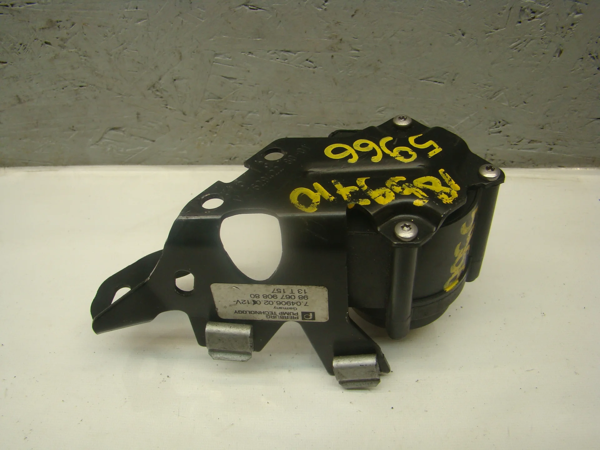 Помпа дополнительной прокачки антифриза Peugeot 308 II T9 5F02 9806790880 - миниатюра 2