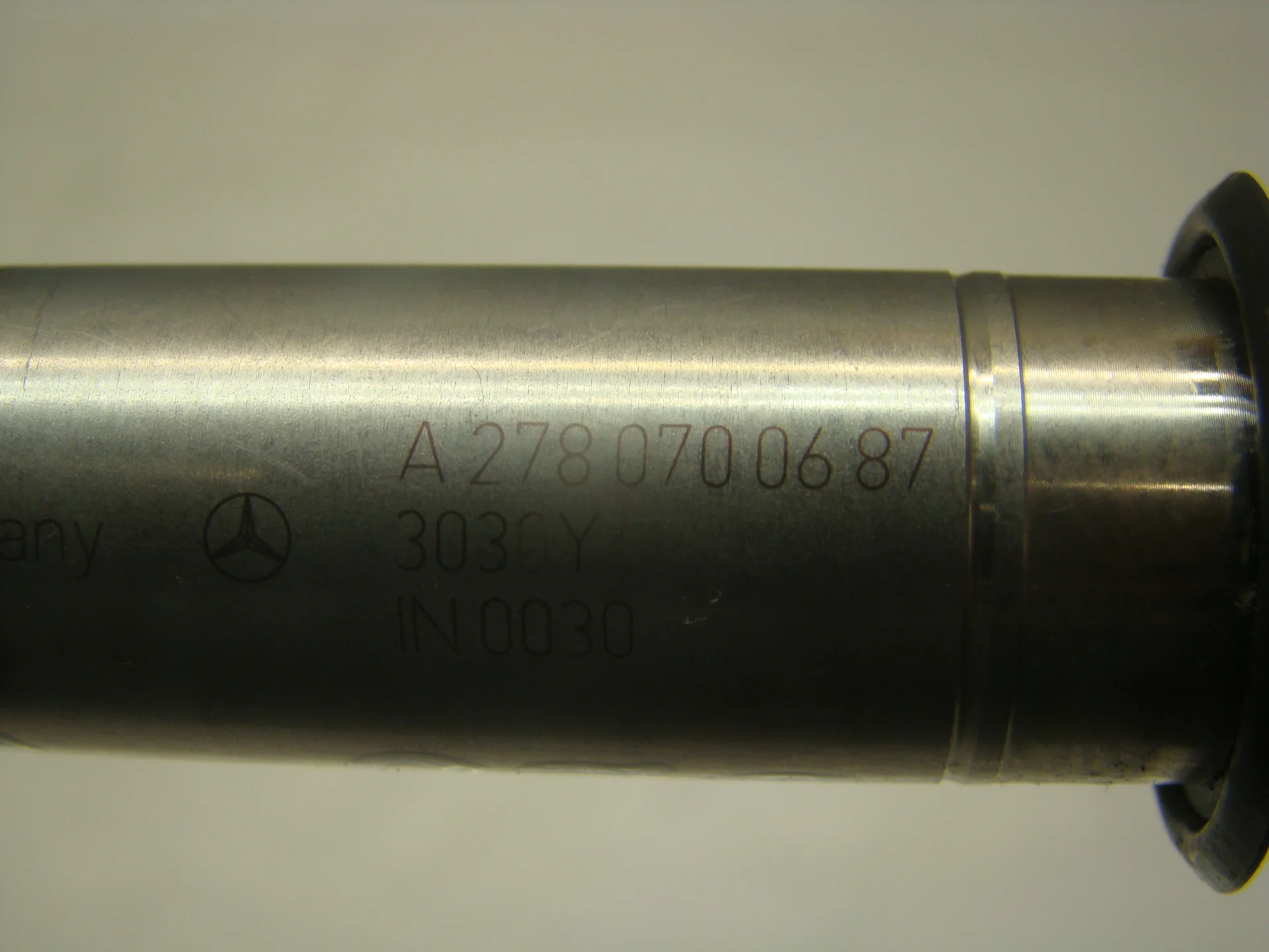 Топливная форсунка Mercedes-Benz W221 278 A2780700687 - миниатюра 2