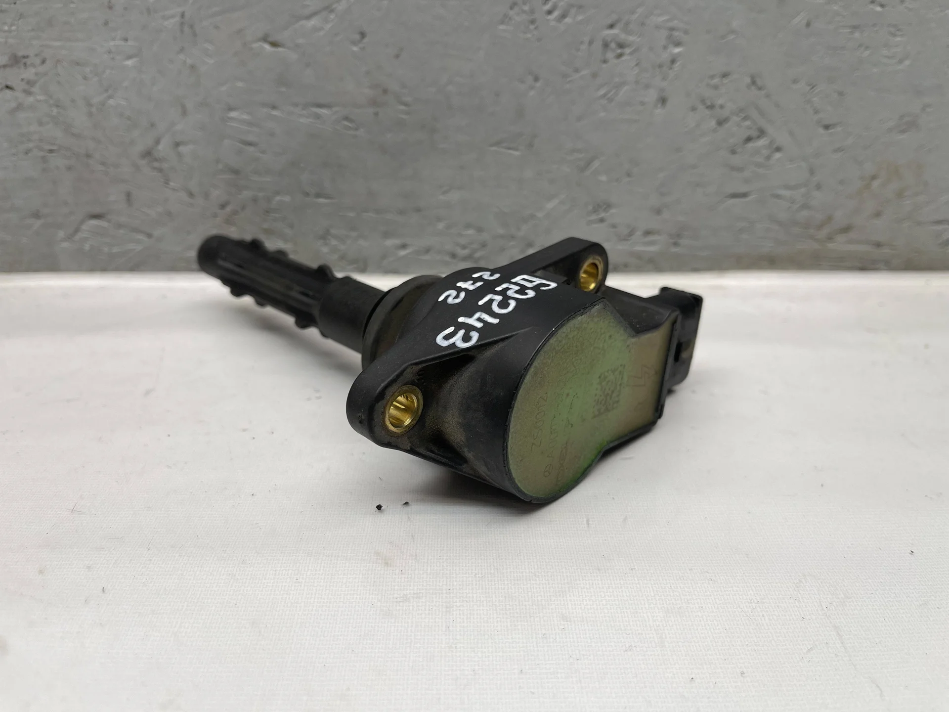 Катушка зажигания Mercedes-Benz W164 272 A0001502680 - изображение 1