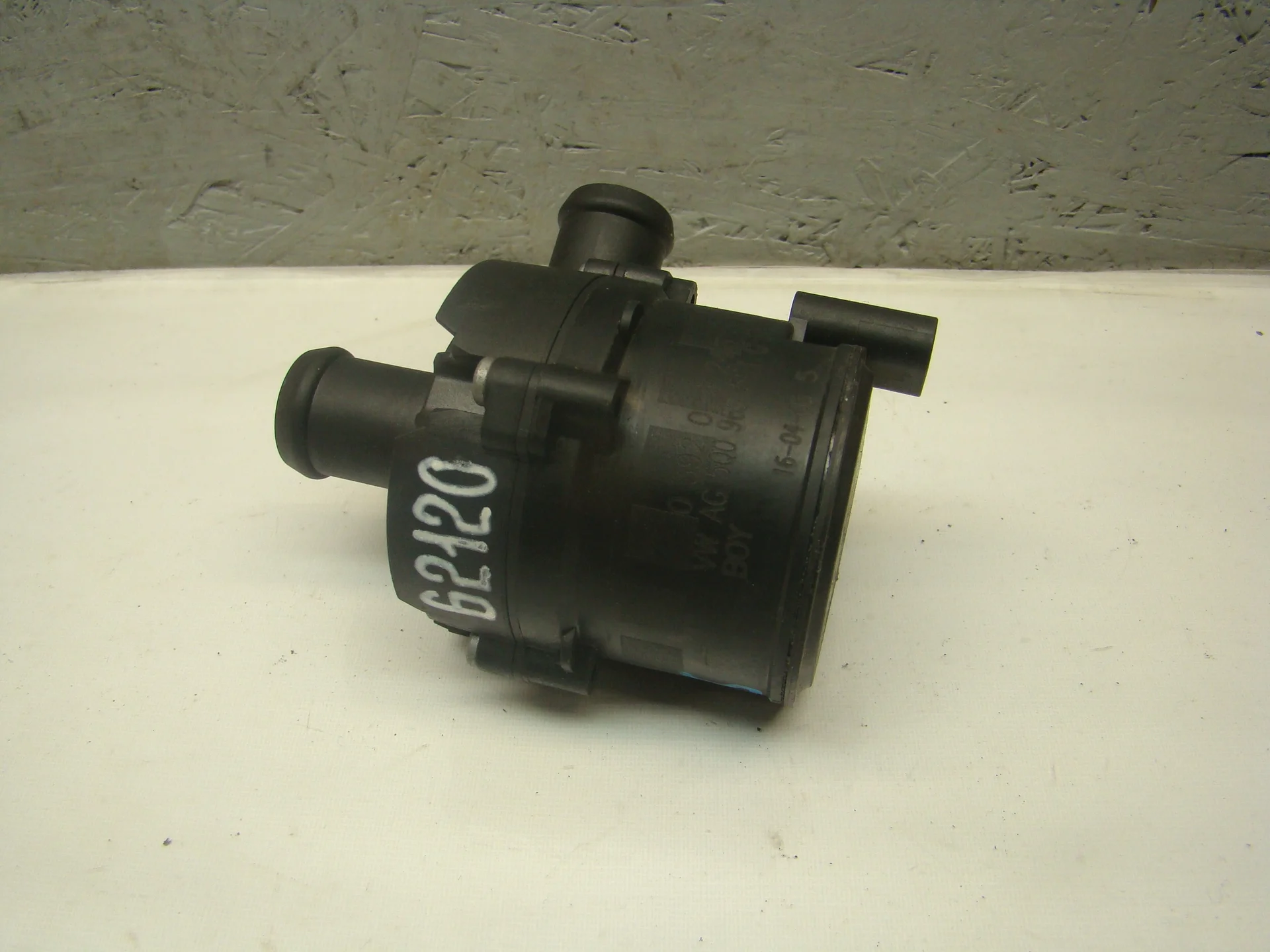 Помпа дополнительной прокачки антифриза Skoda Octavia III 5E (A7) CBZ 5Q0965561C - миниатюра 2