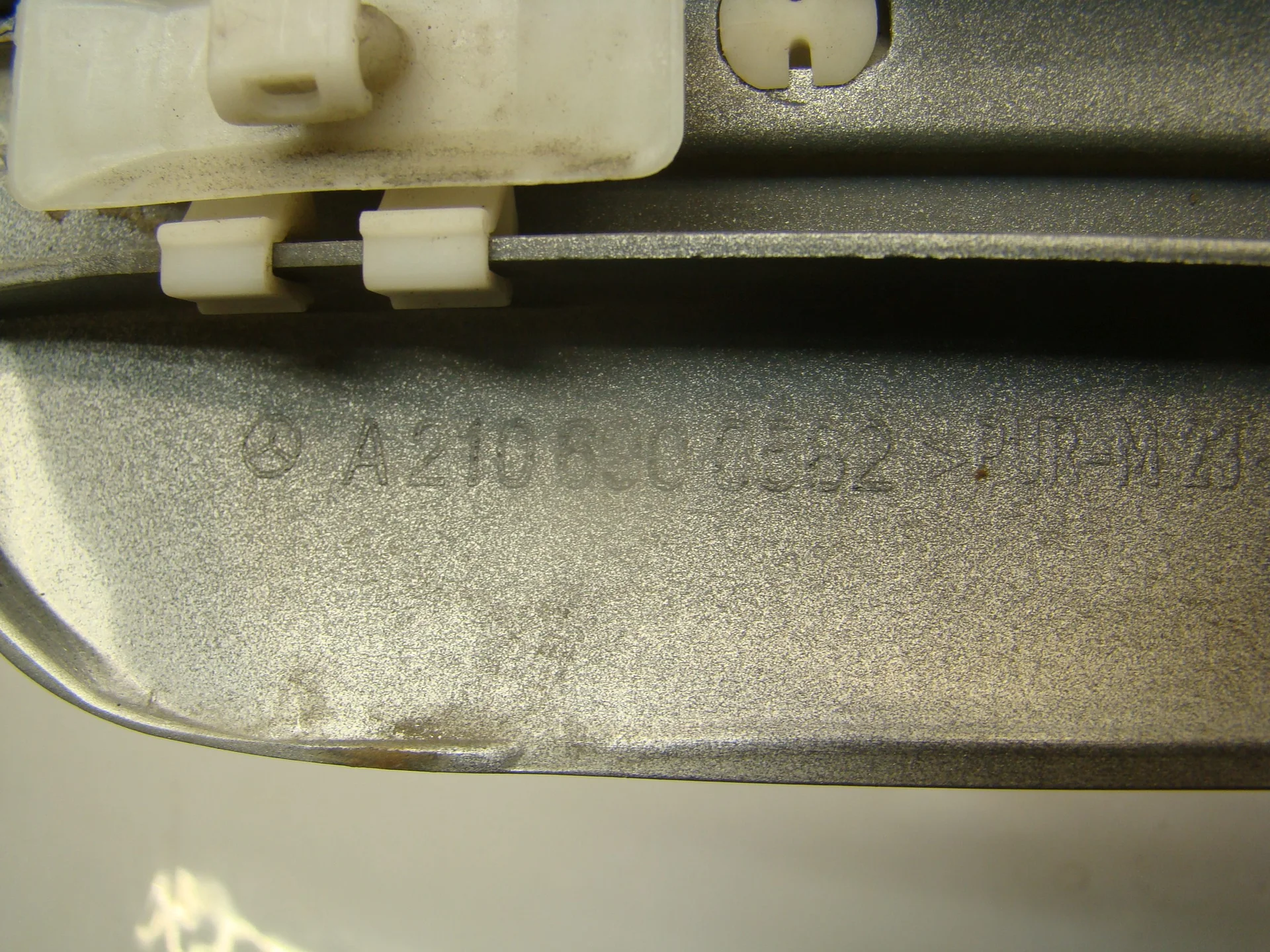 Накладка двери задней левой Mercedes-Benz W210 112 A2106900582 - миниатюра 6