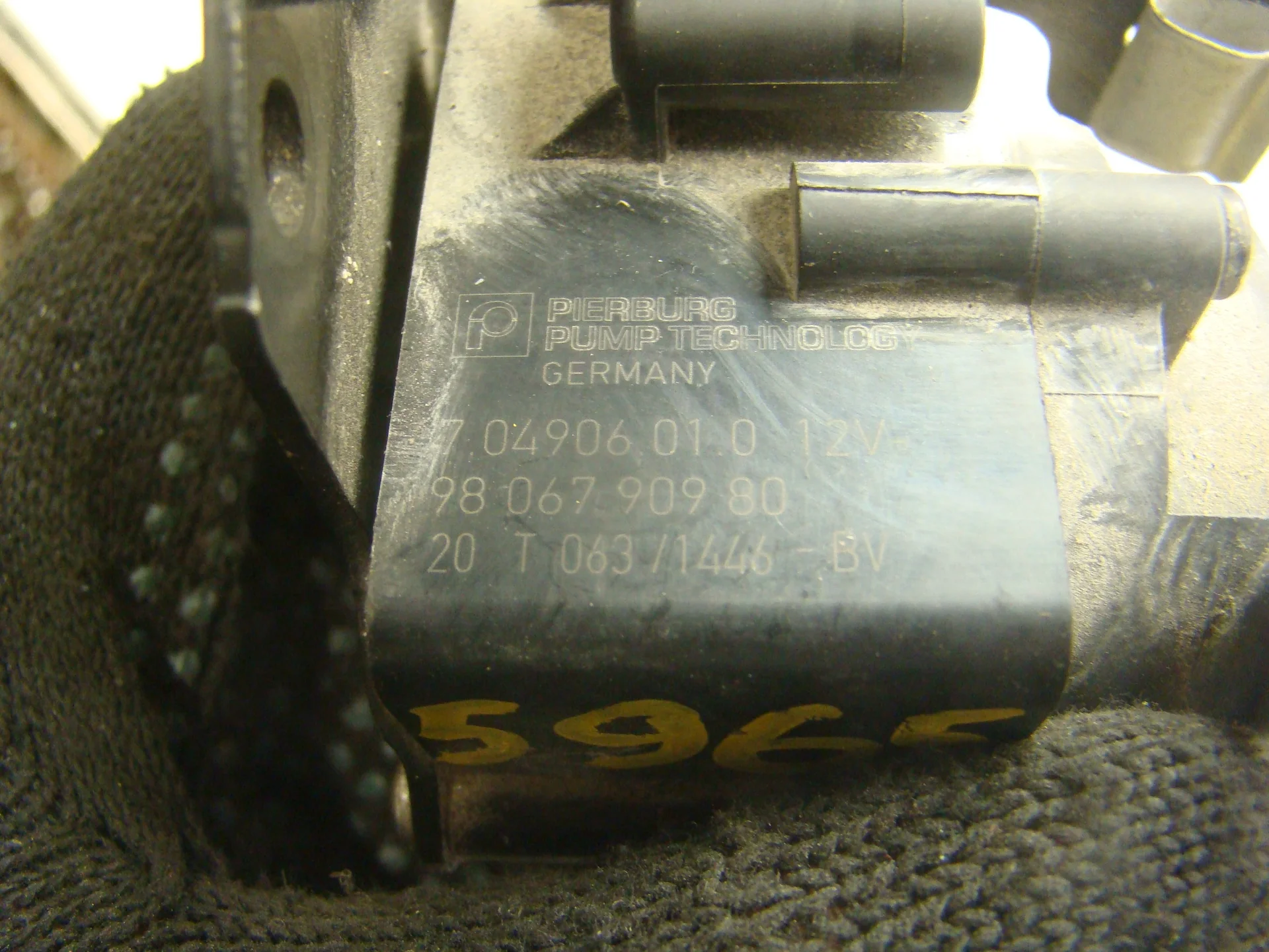 Помпа дополнительной прокачки антифриза Peugeot 308 II T9 5F02 9806790780 - миниатюра 3