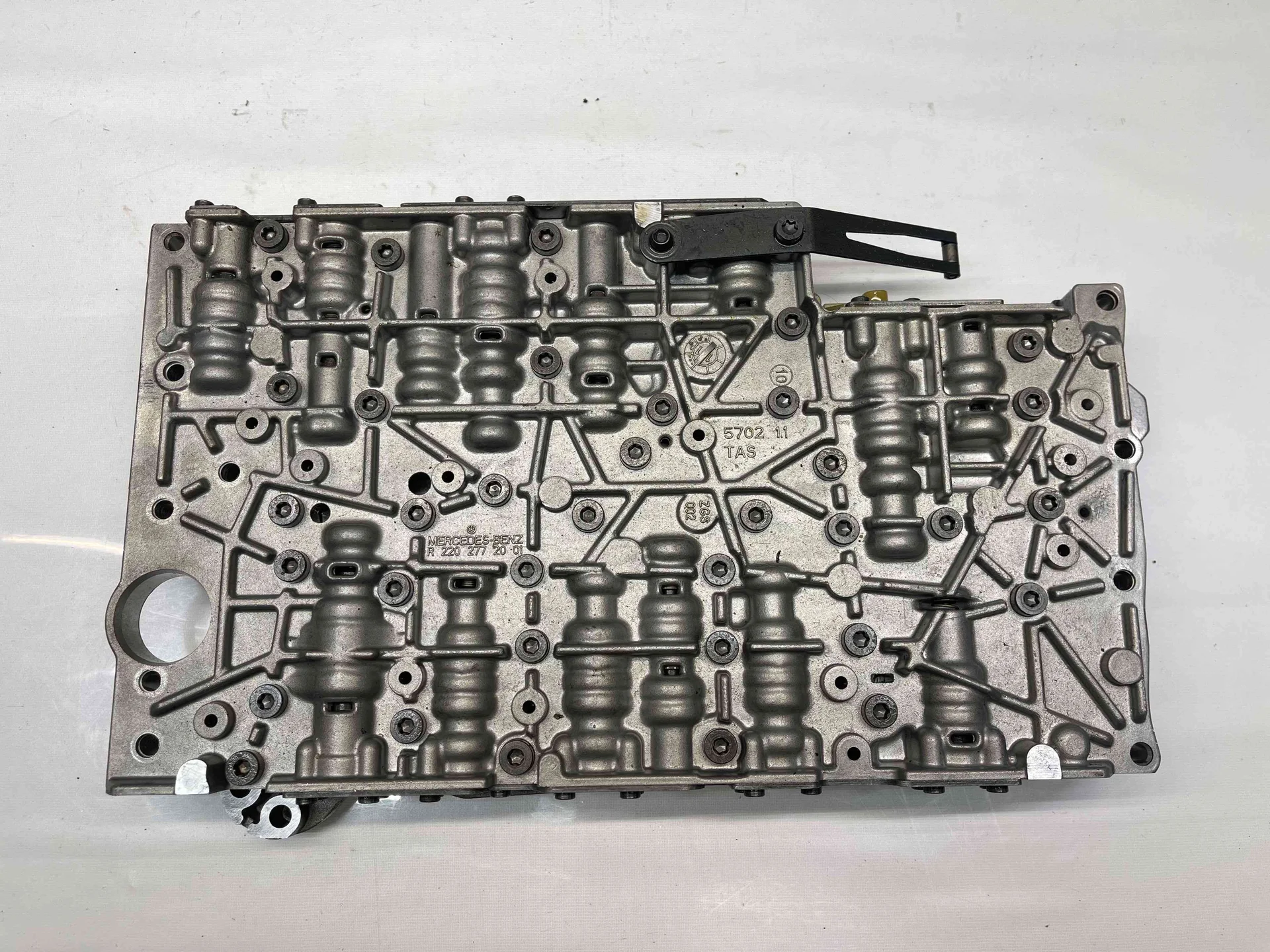 Гидроблок Mercedes-Benz X164 273 A2202702406 - миниатюра 2