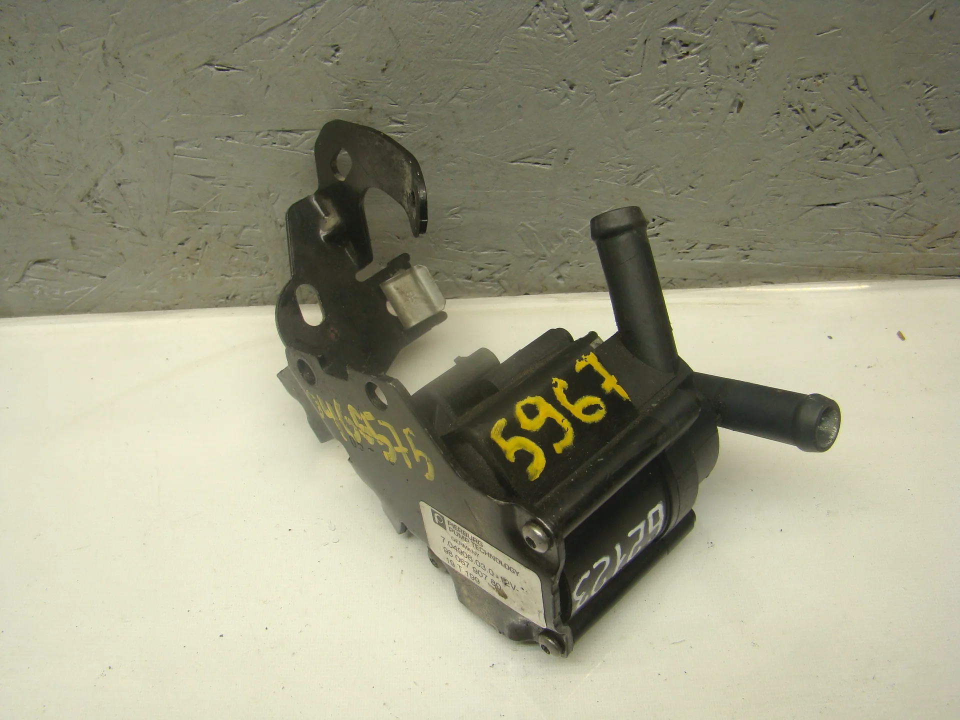 Помпа дополнительной прокачки антифриза Peugeot 308 II T9 5F02 9806790780 - миниатюра 2