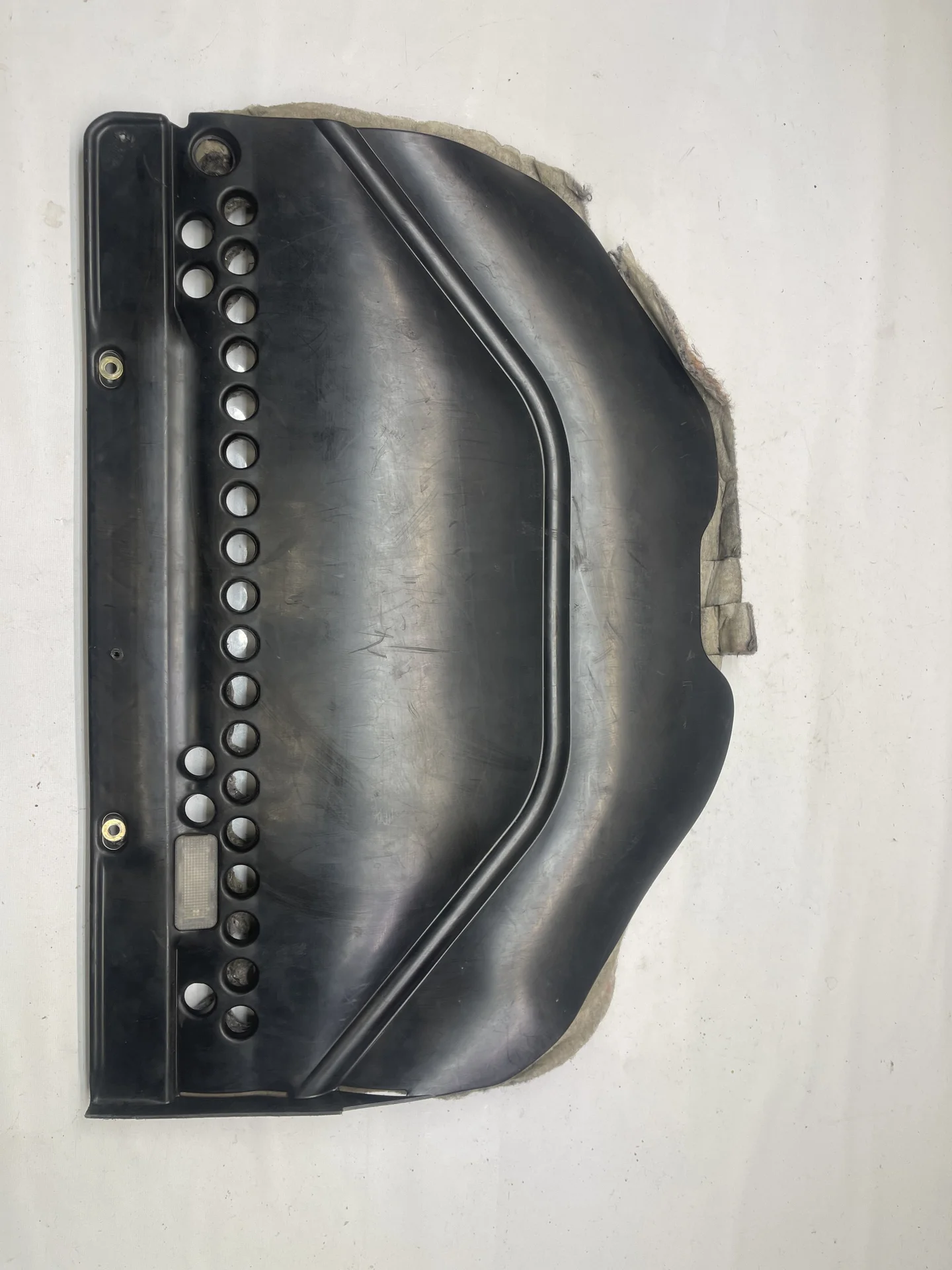 Накладка под торпедо нижняя правая  Mercedes-Benz W210  A2106805236 - миниатюра 2