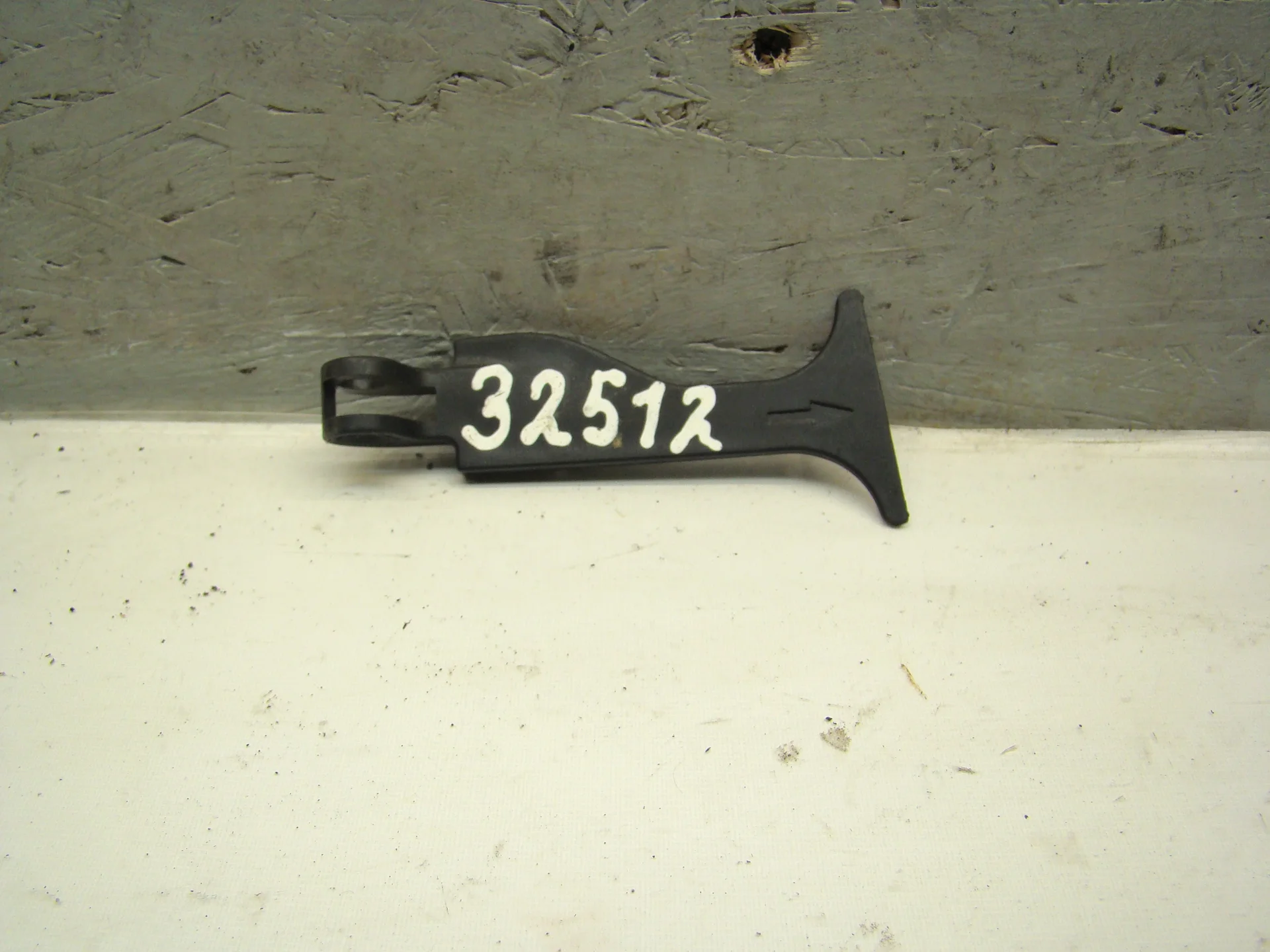 Ручка замка капота  Mercedes-Benz W203  A2038870427 - миниатюра 2