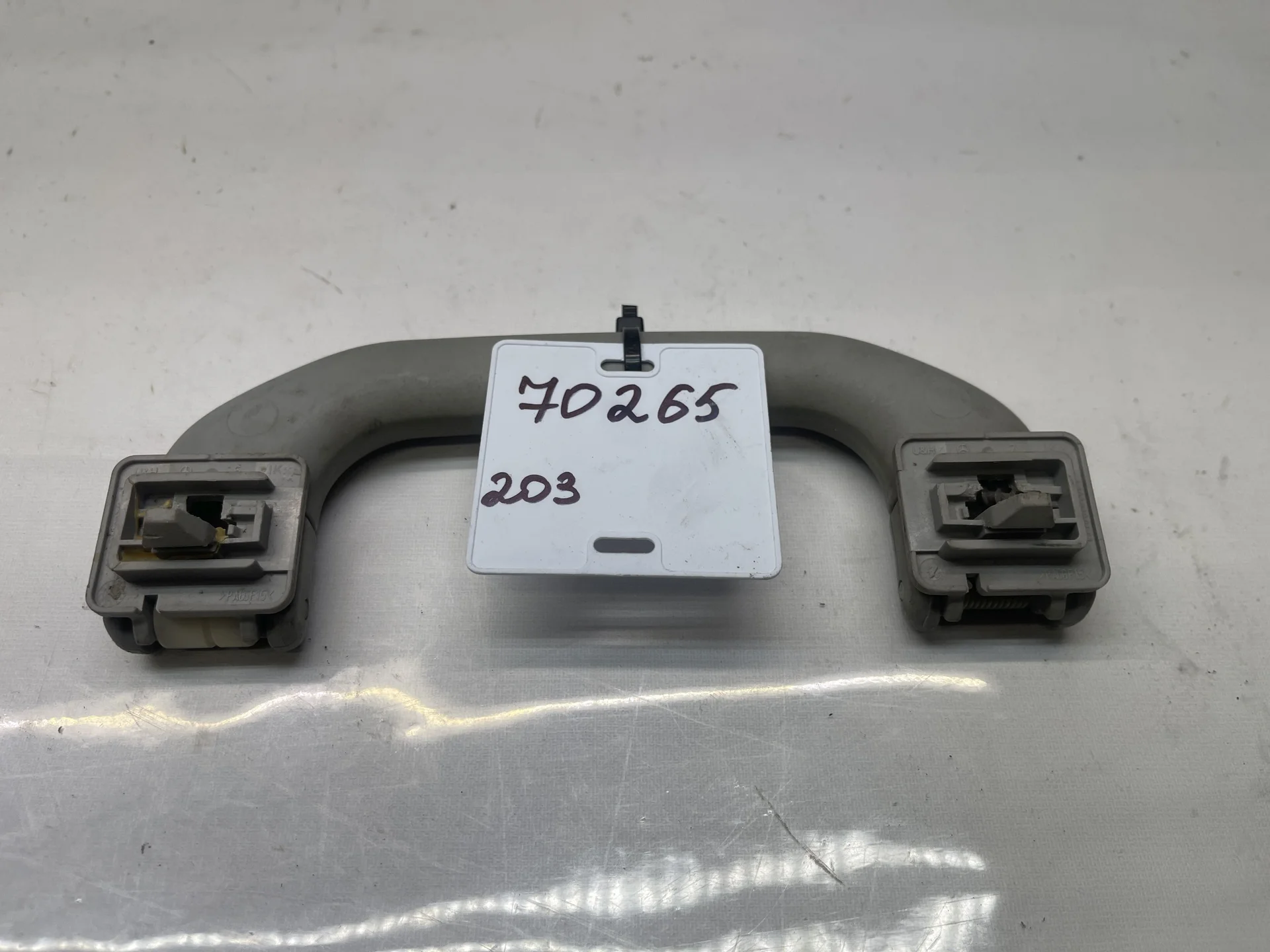 Поручень потолочный передний Mercedes-Benz W203  A2038100451 - миниатюра 2