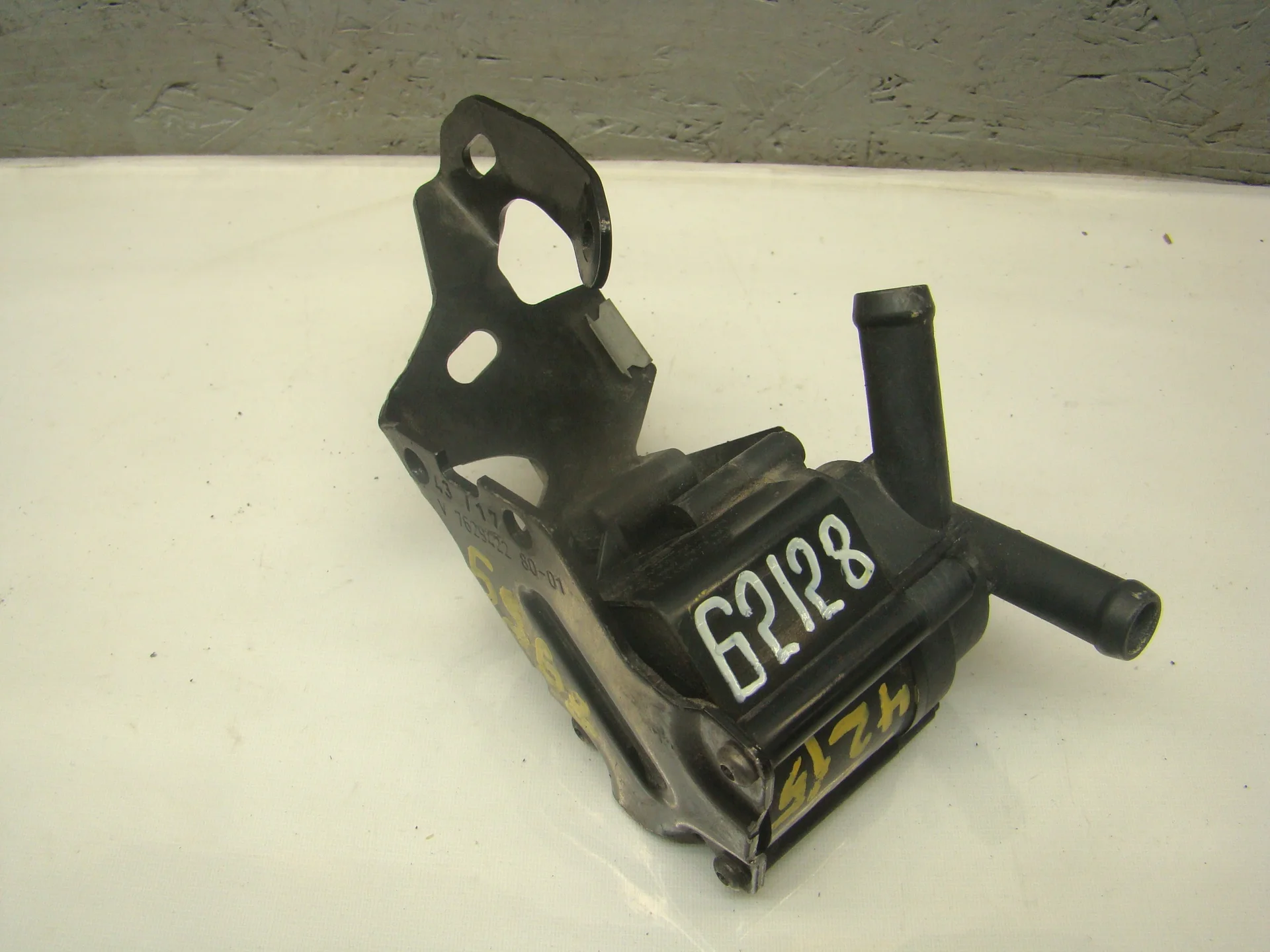 Помпа дополнительной прокачки антифриза Peugeot 308 II T9 5F02 9806790880 - миниатюра 2
