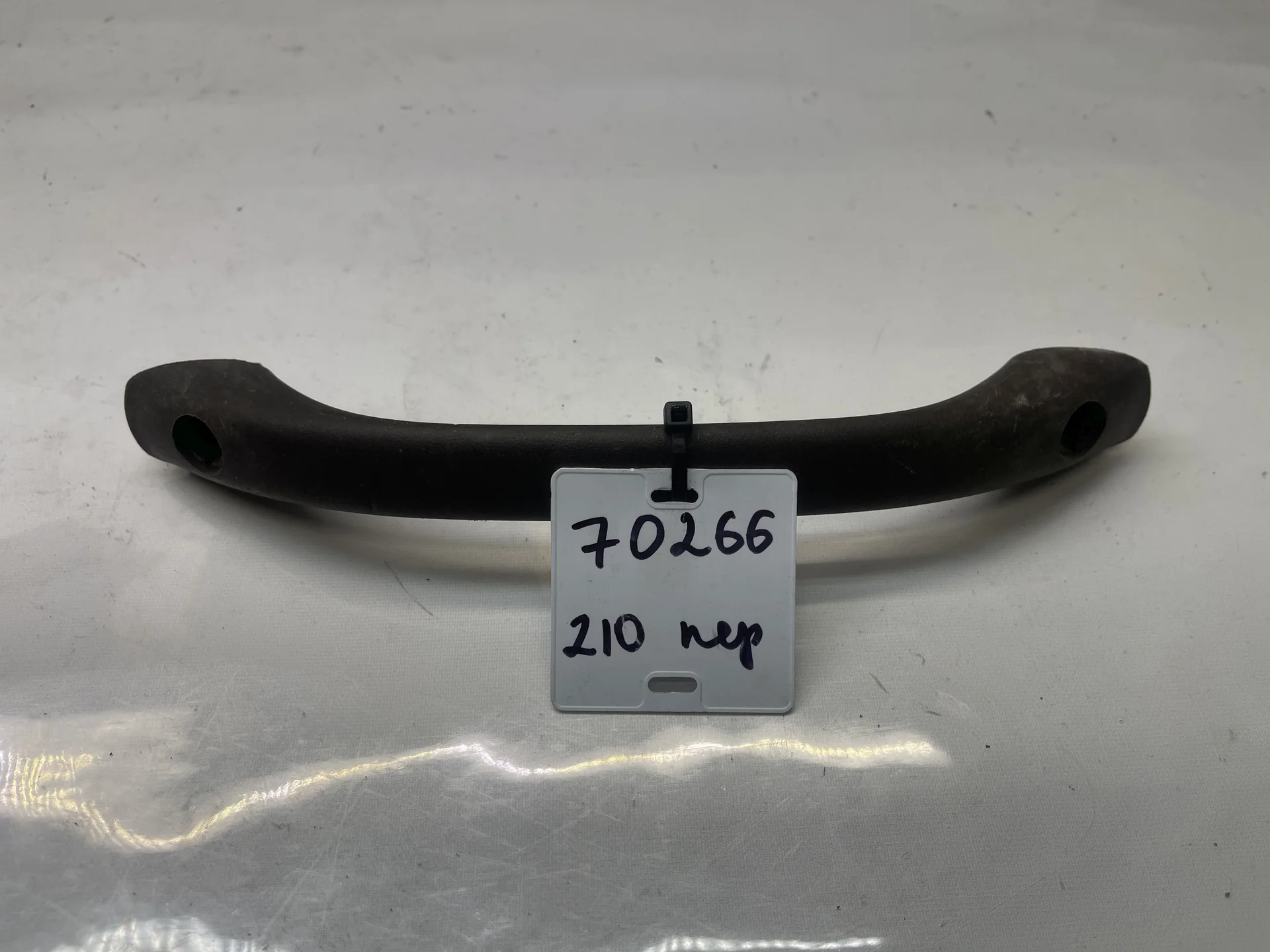 Поручень потолочный передний правый Mercedes-Benz W210 A2108101451 - изображение 1