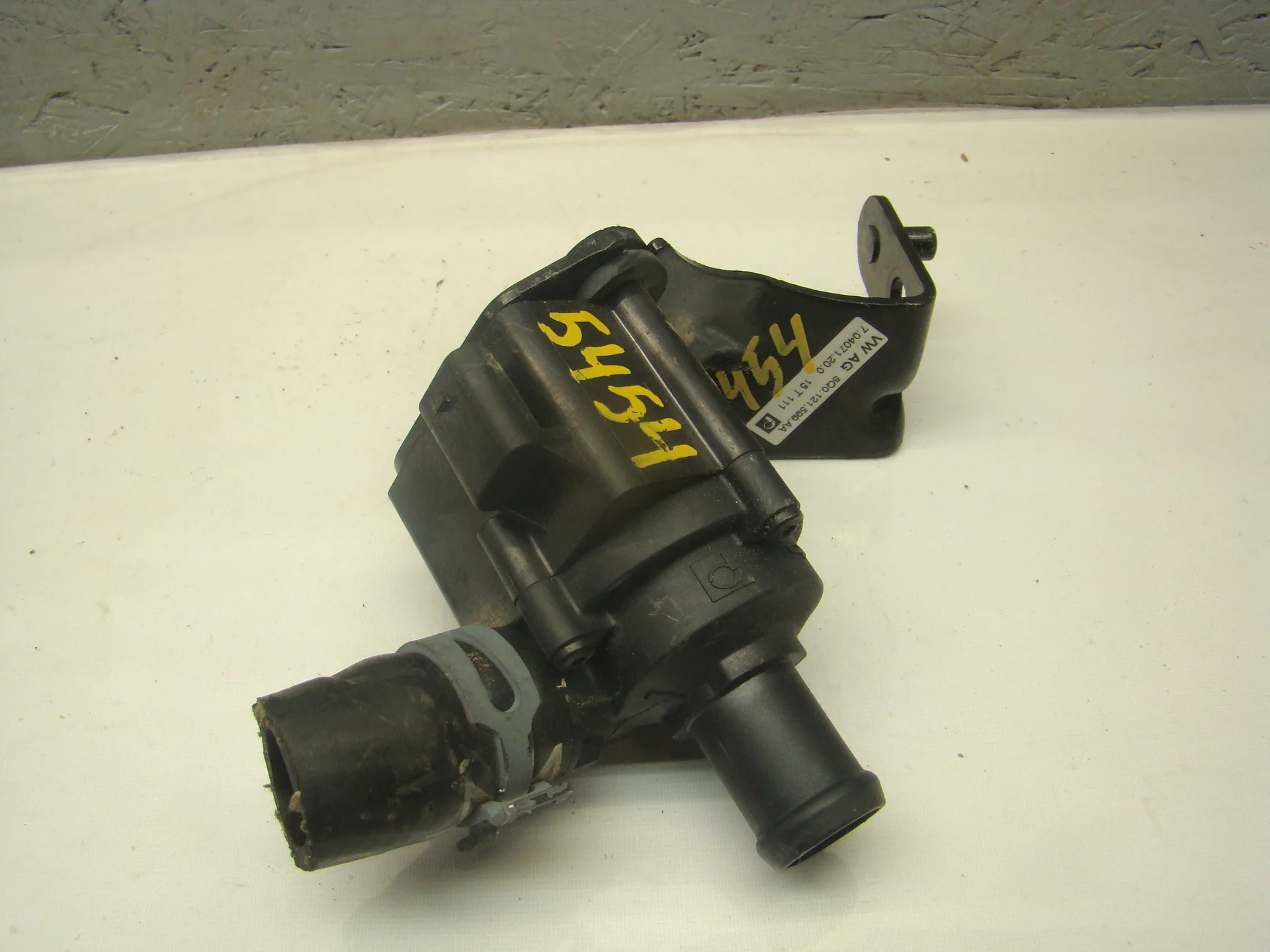 Помпа дополнительной прокачки антифриза Audi A3 III 8V CJS 5Q0965561B - миниатюра 2