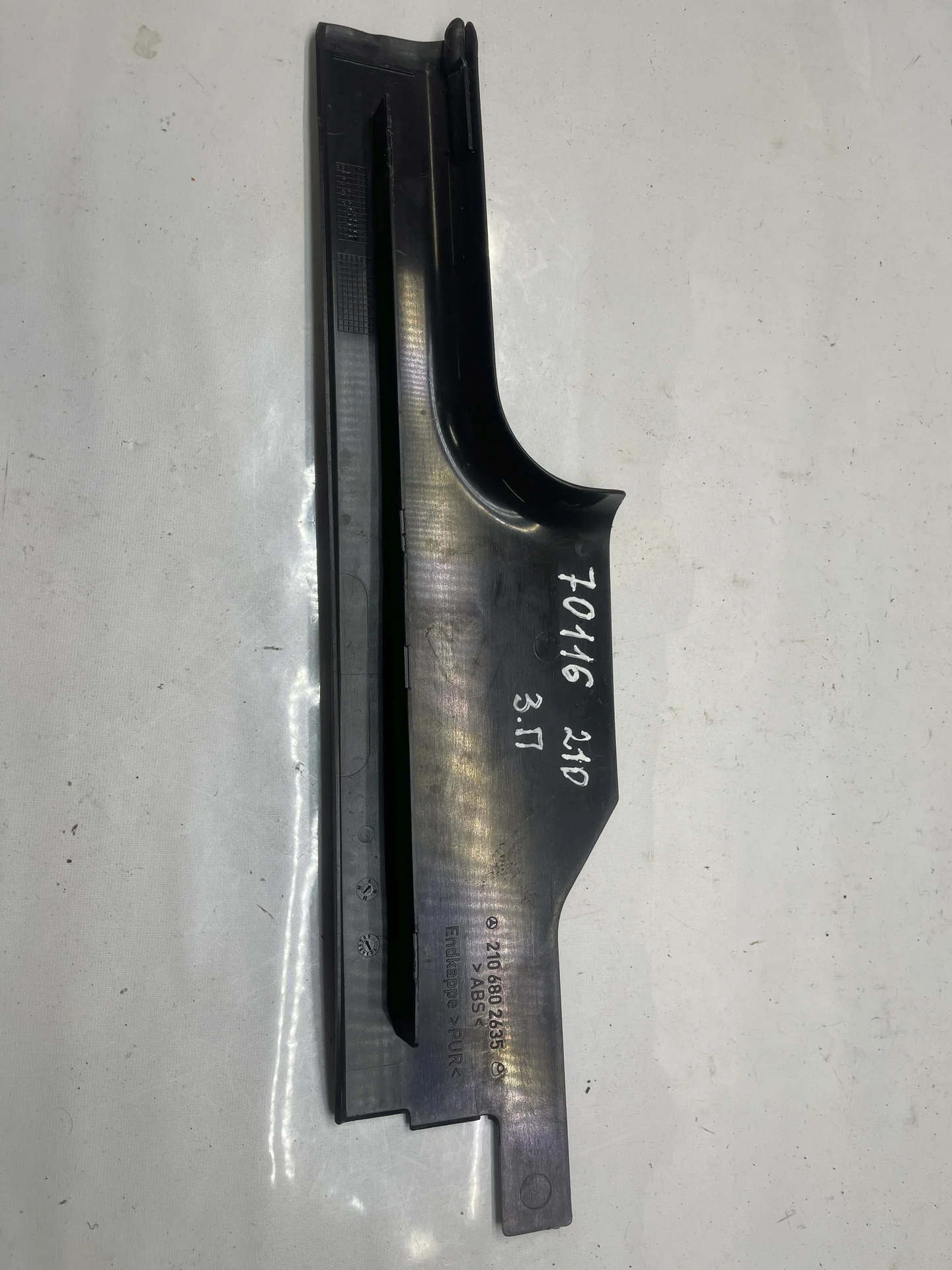Накладка на порог внутренняя задняя правая Mercedes-Benz W210 A2106802635 - изображение 1