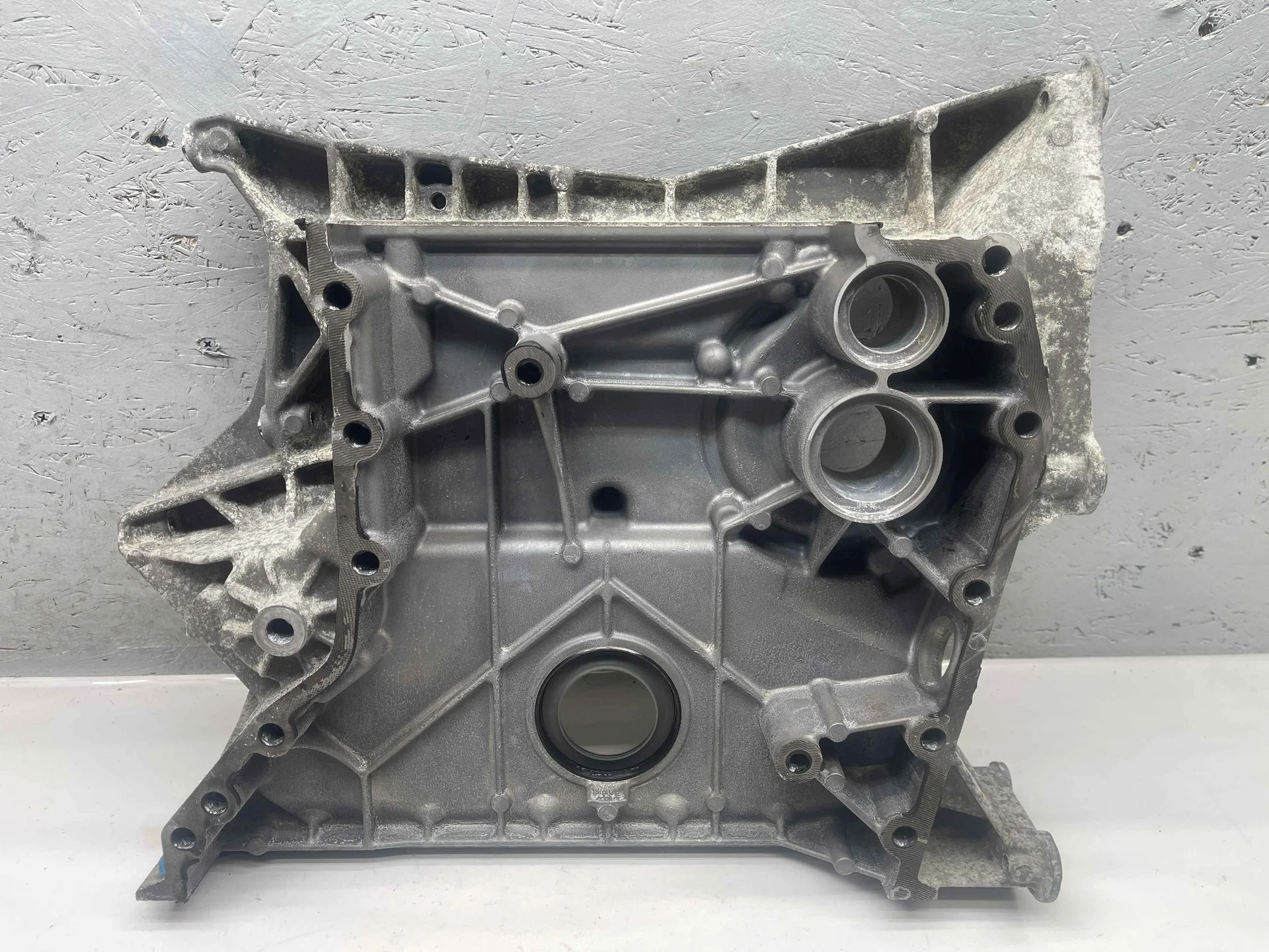 Крышка двигателя передняя Mercedes-Benz W203 271 A2710150302 - миниатюра 2