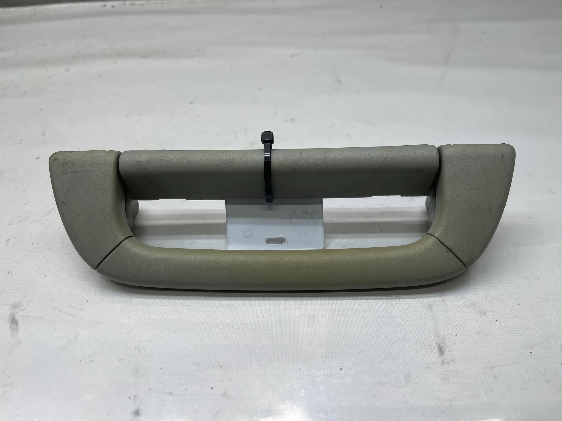 Поручень потолочный Mercedes-Benz W220 A2208100551 - изображение 1