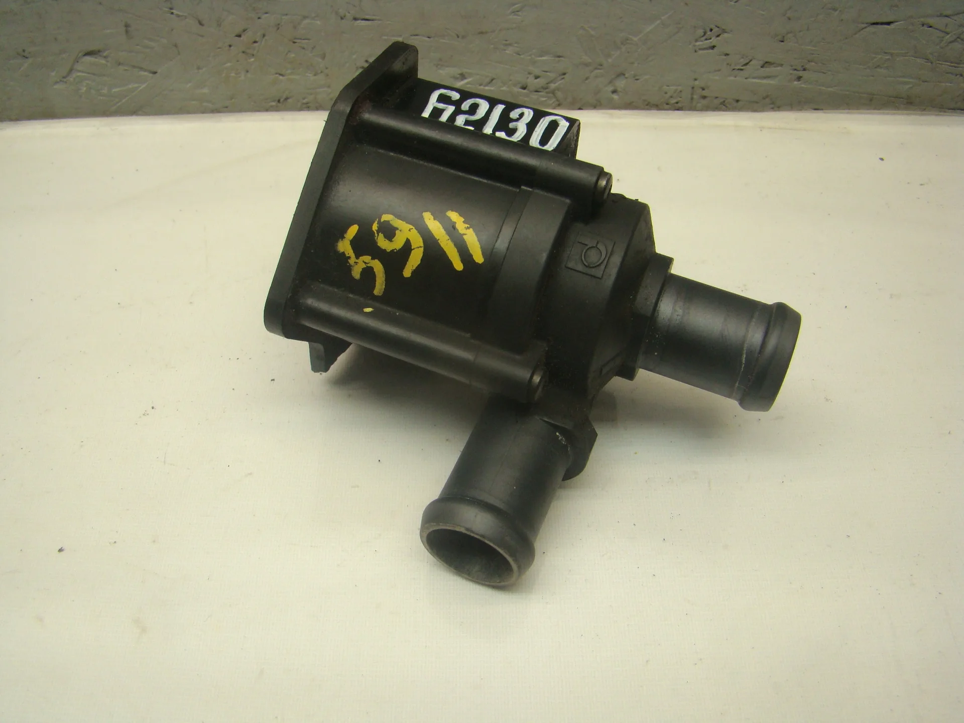 Помпа дополнительной прокачки антифриза Audi Q5 I 8R CNC 06H121601M - изображение 1