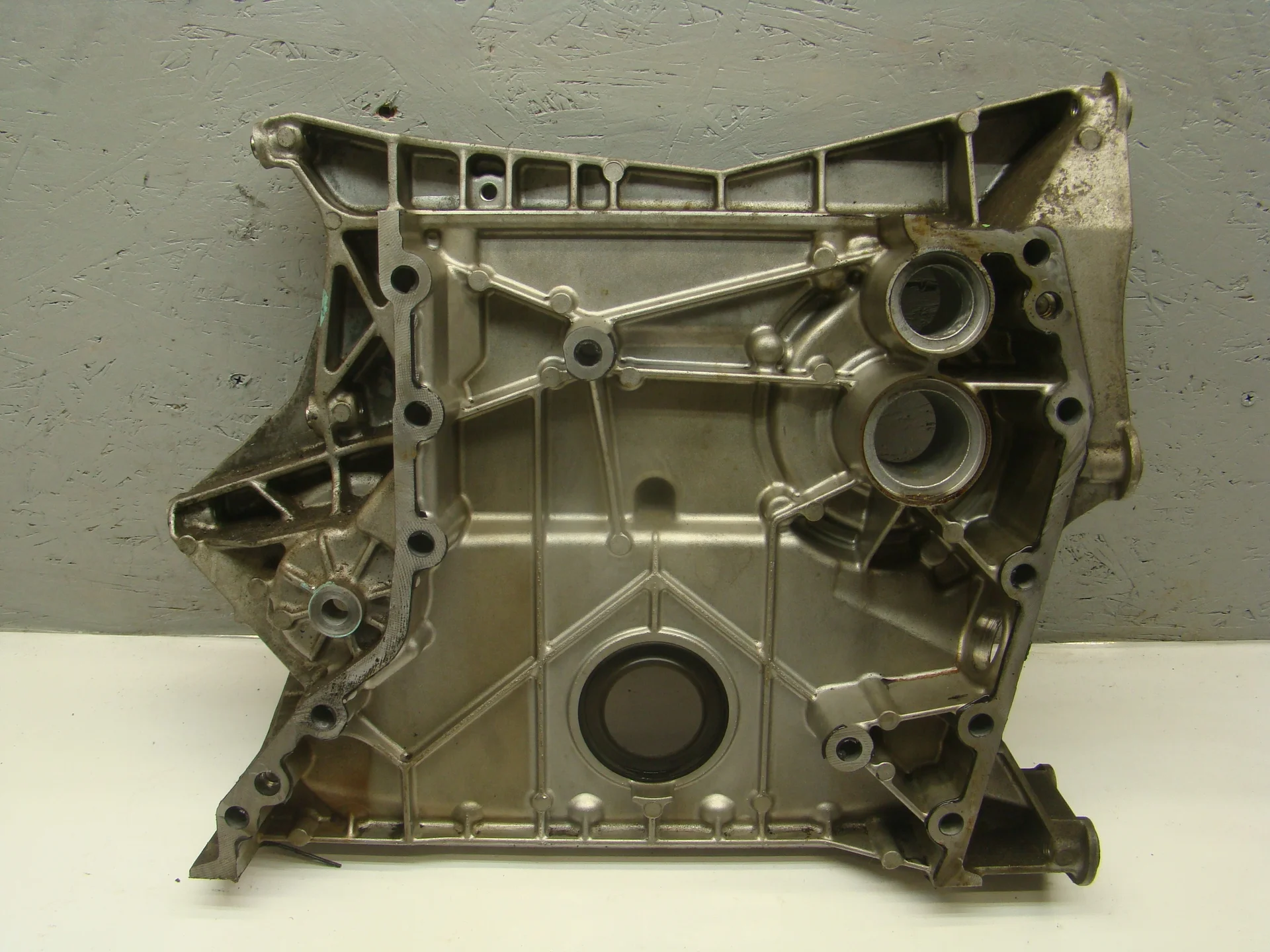 Крышка двигателя передняя Mercedes-Benz W203 271 A2710150302 - миниатюра 3