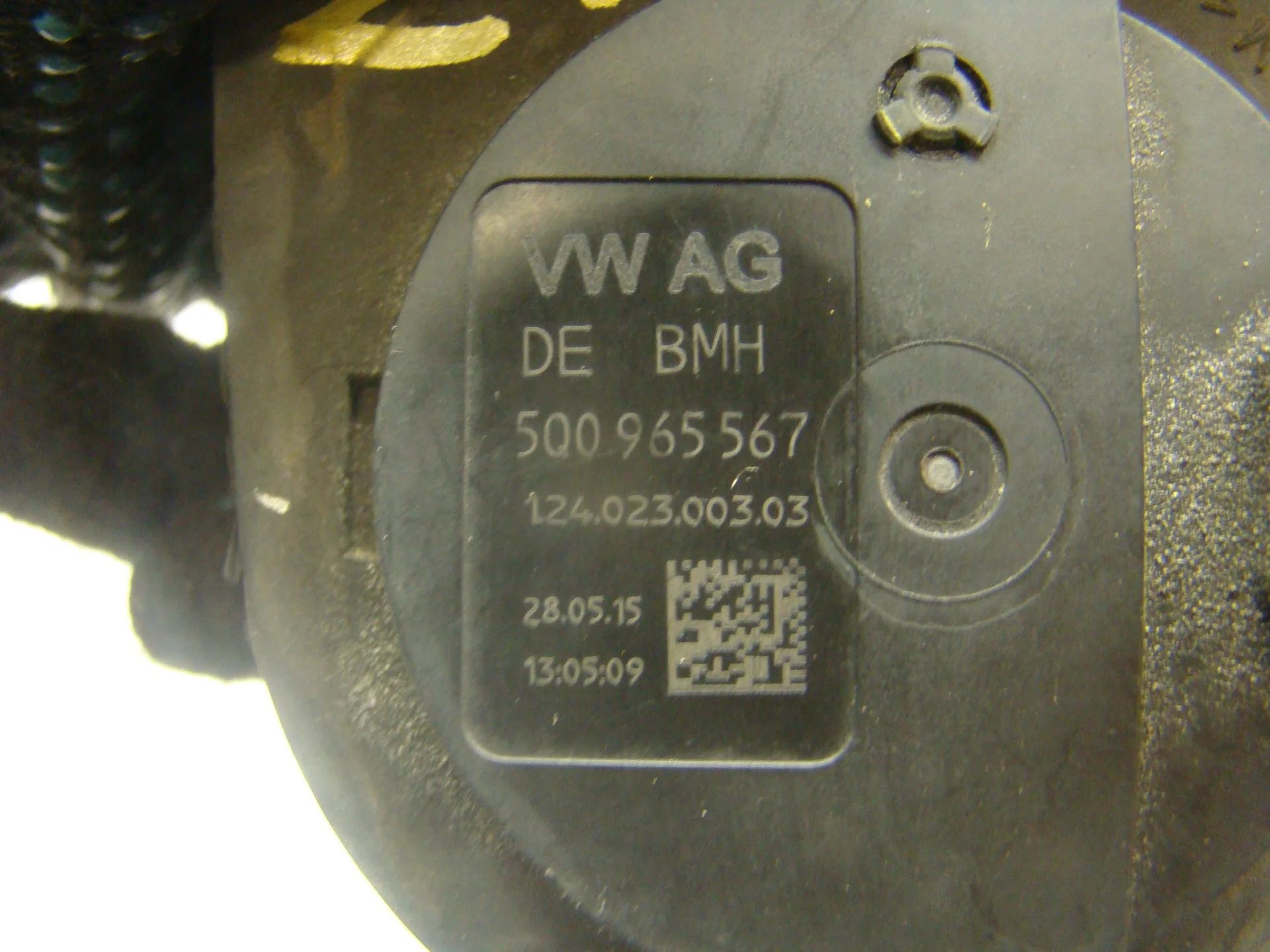 Помпа дополнительной прокачки антифриза Volkswagen Golf V 5K (Mk5) CZC 5Q0965567 - миниатюра 3