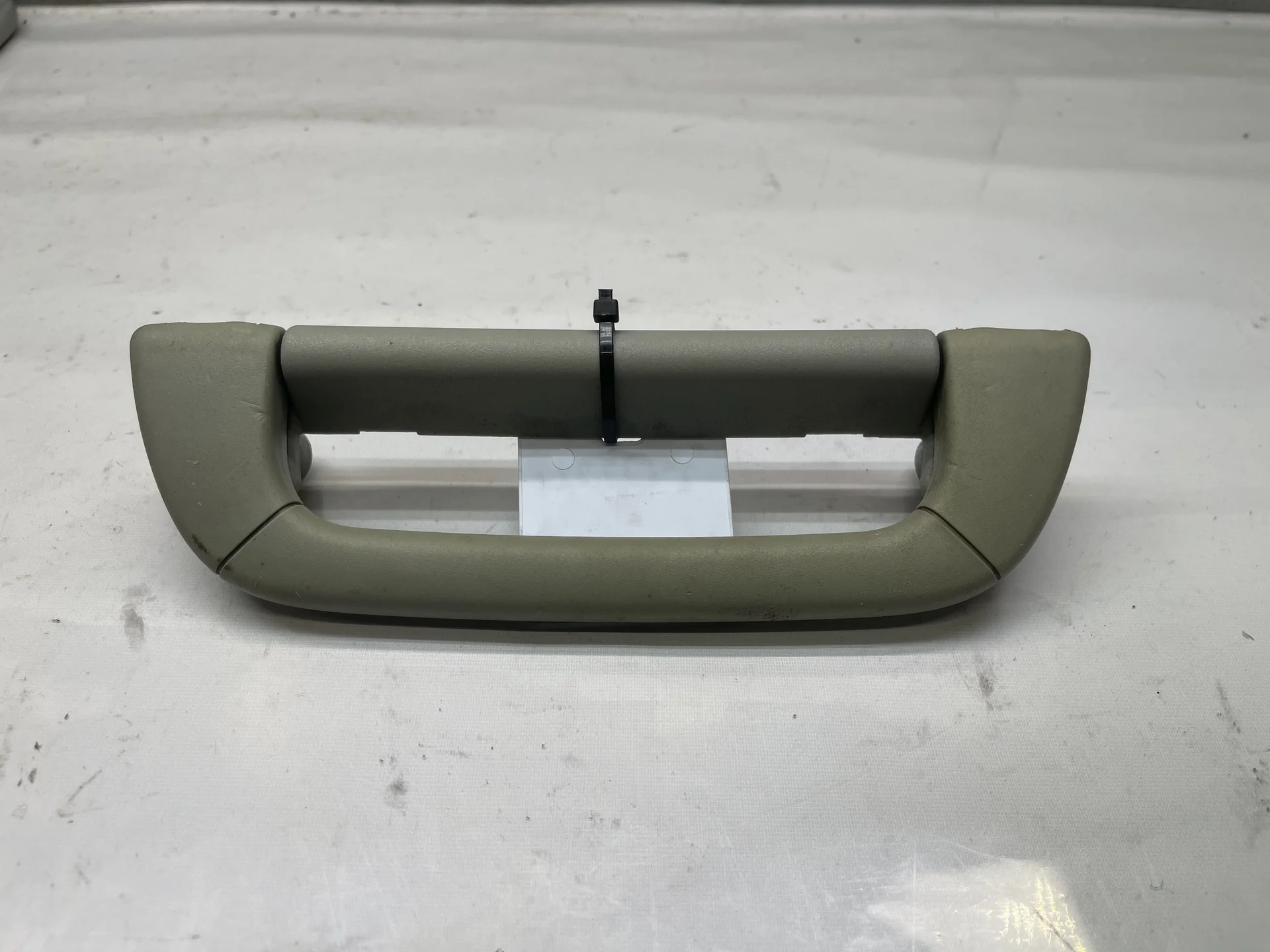 Поручень потолочный Mercedes-Benz W220 A2208100551 - изображение 1