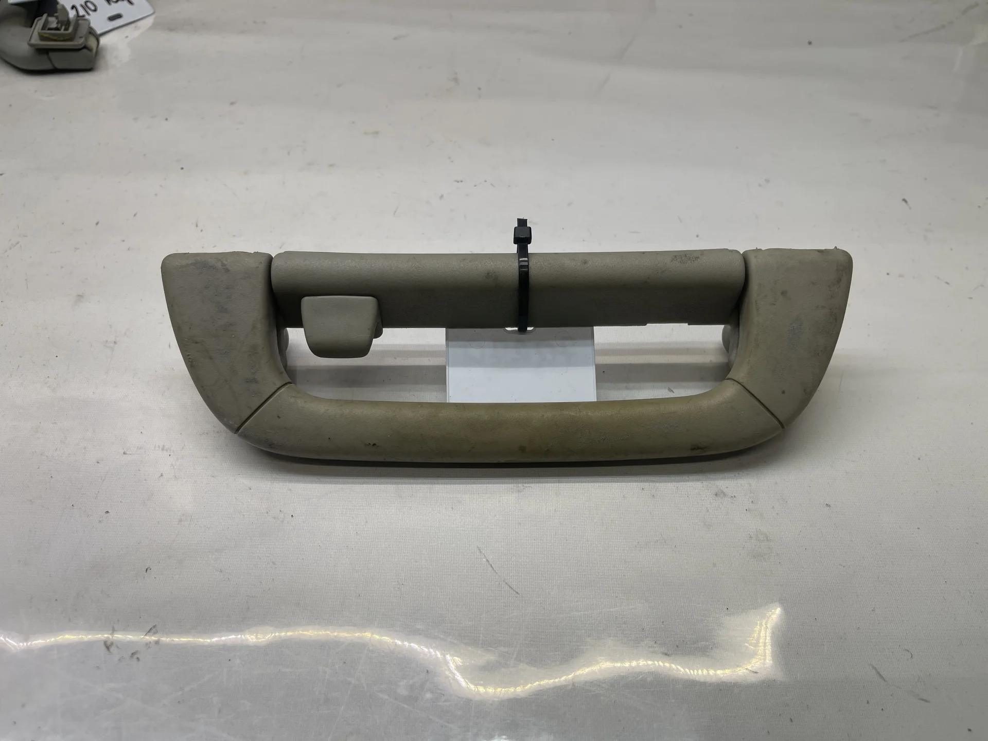 Поручень потолочный Mercedes-Benz W220  A2208100551