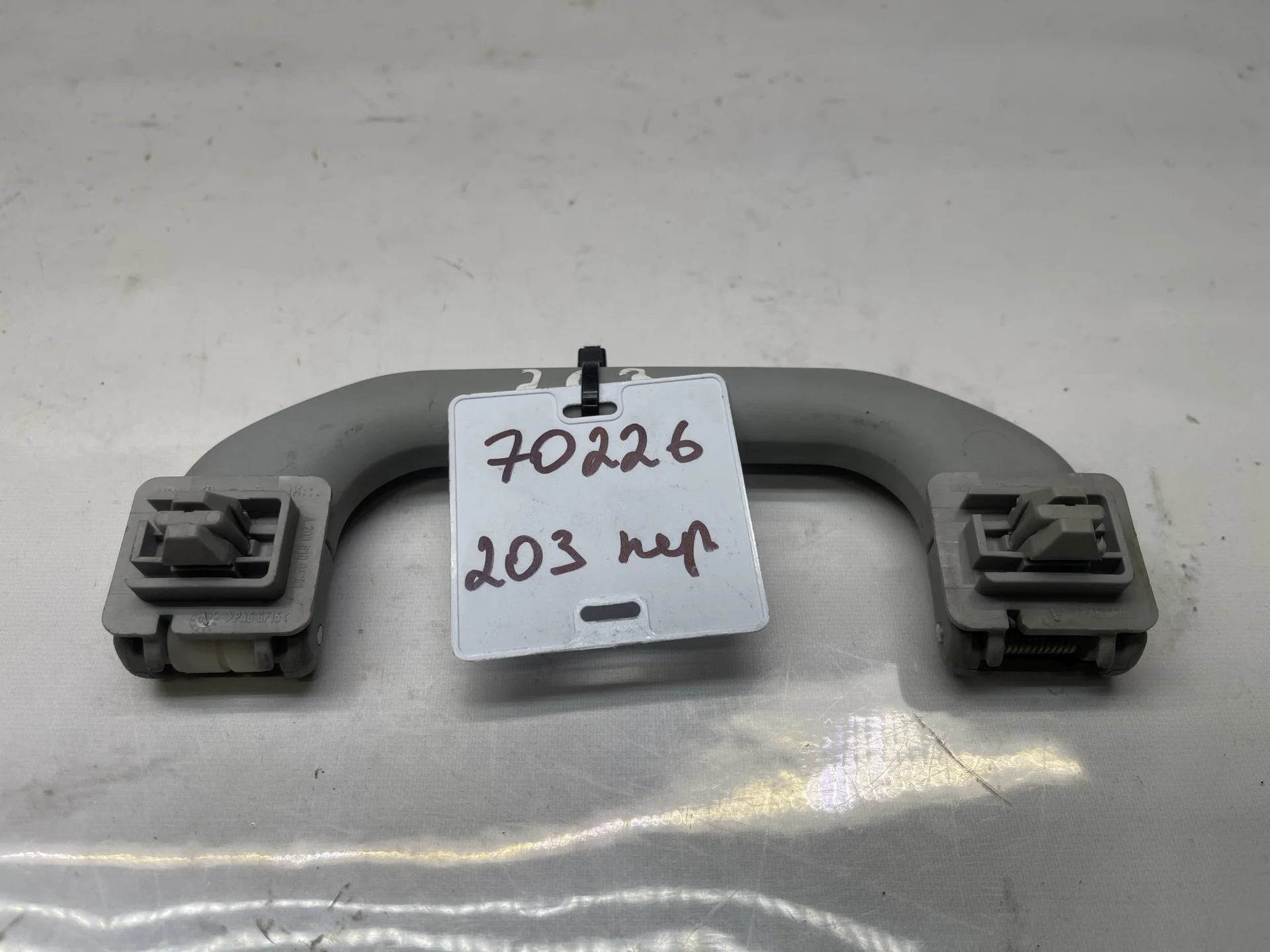 Поручень потолочный передний Mercedes-Benz W203  A2038100451 - миниатюра 2