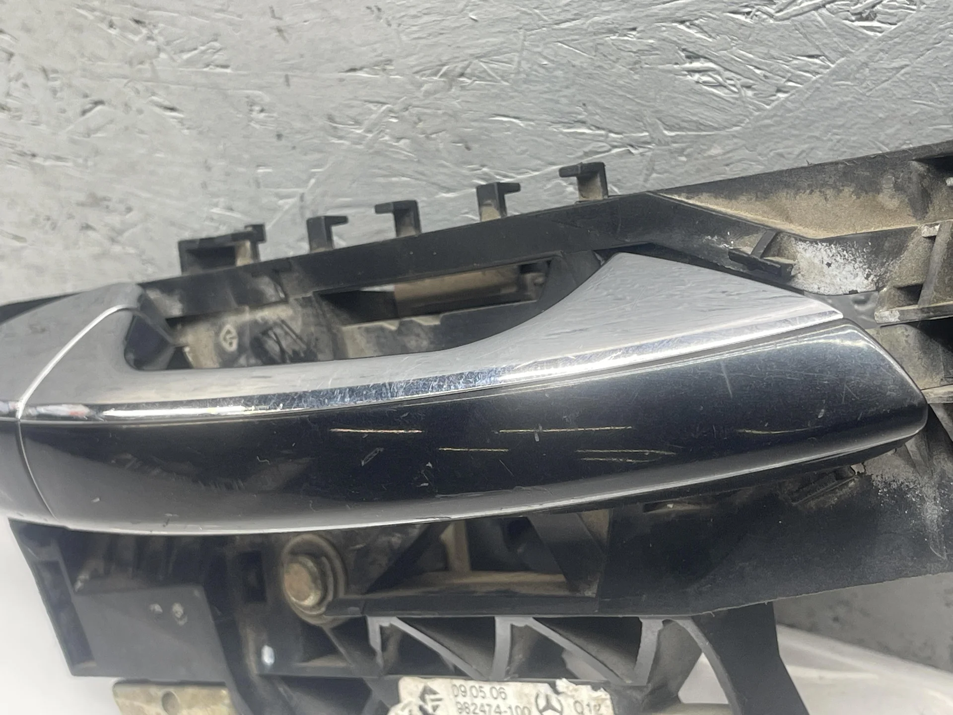Ручка наружняя задней правой двери Mercedes-Benz W221  A2217600270 - миниатюра 2
